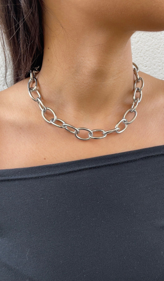 Bold chain necklace