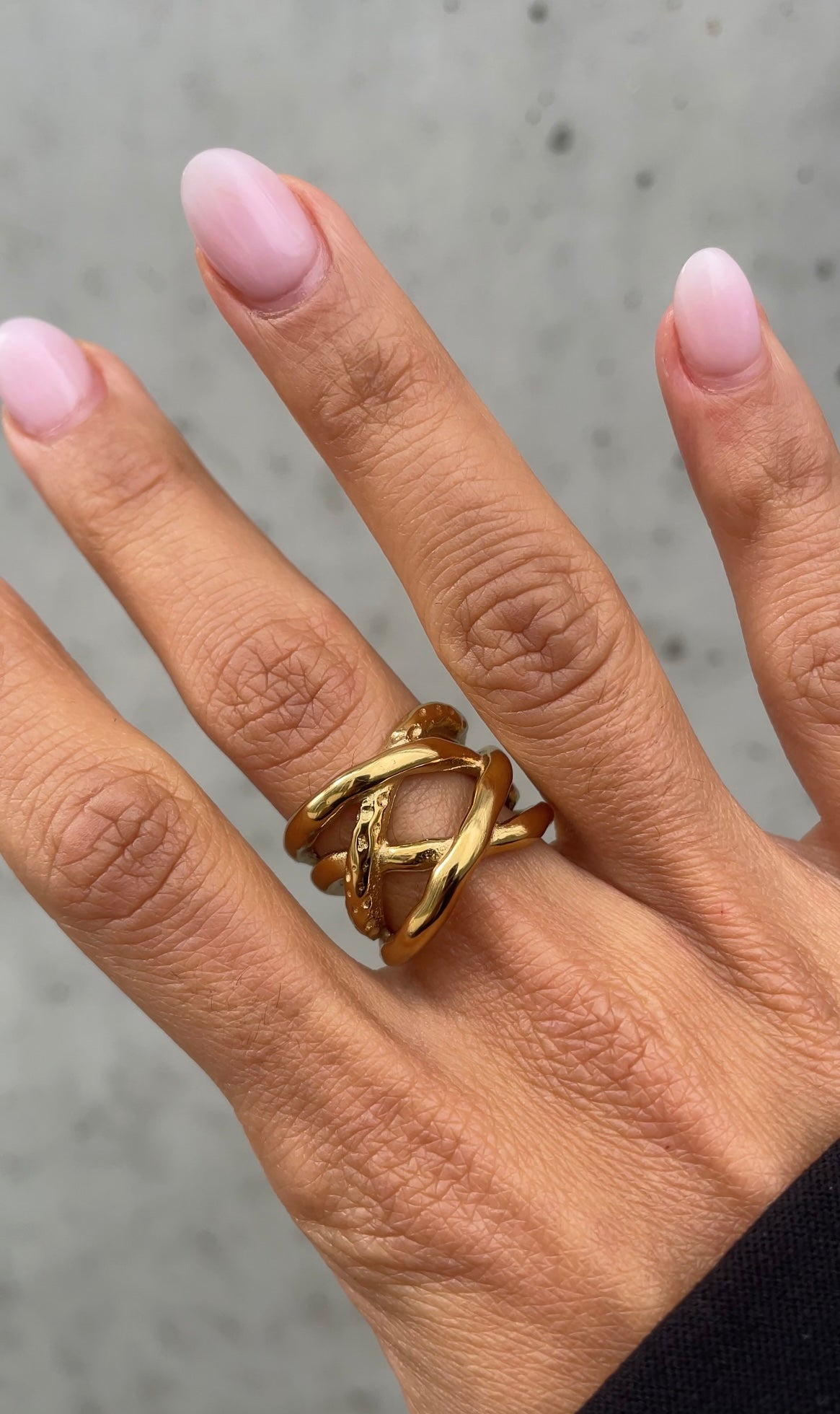 Static laced ring