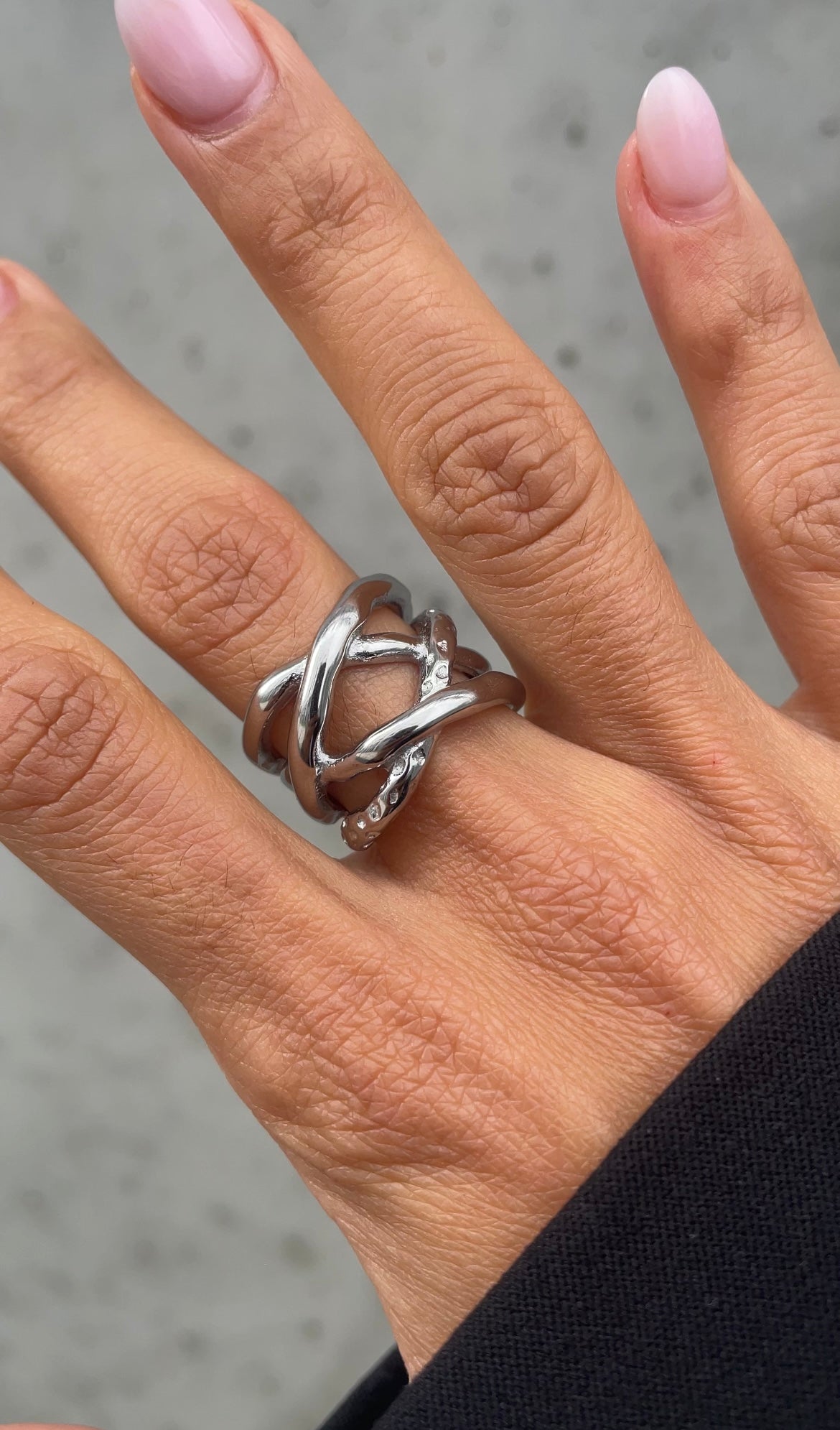 Static laced ring