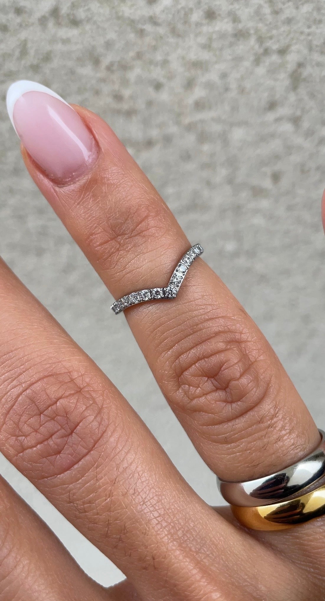 Victory phalange ring