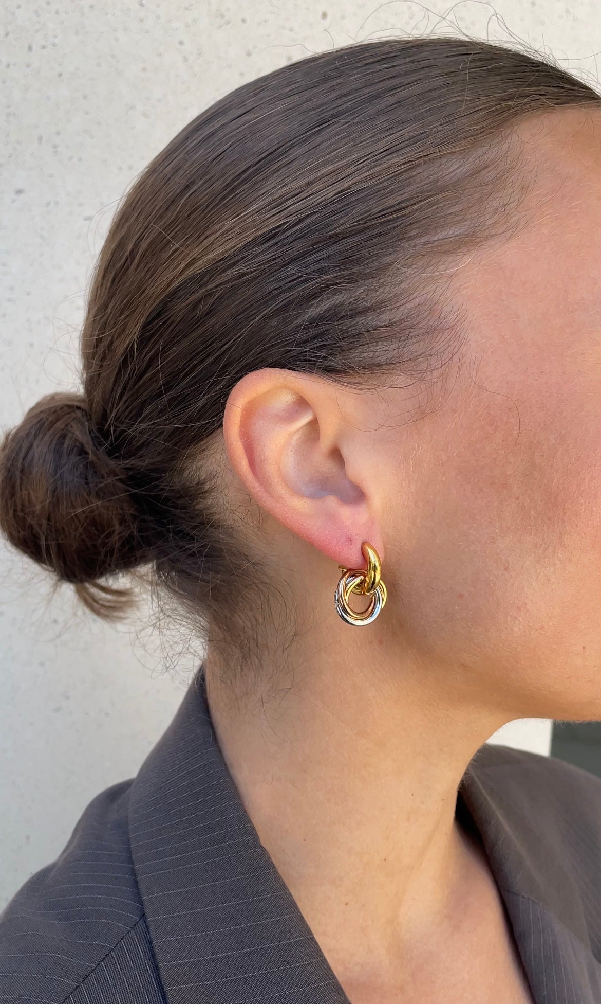 Asymmetric circle earrings