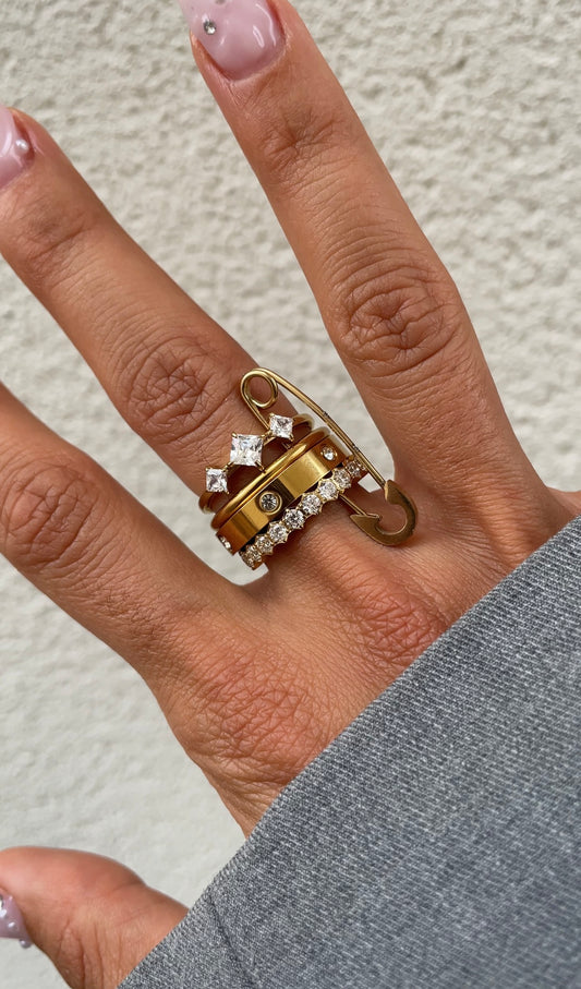 Gems couture ring