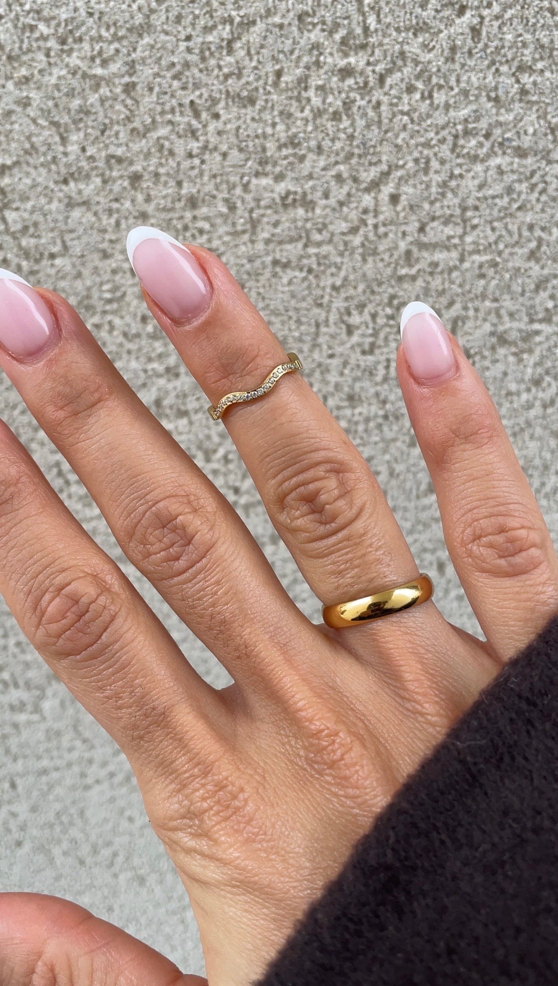 Wave phalange ring