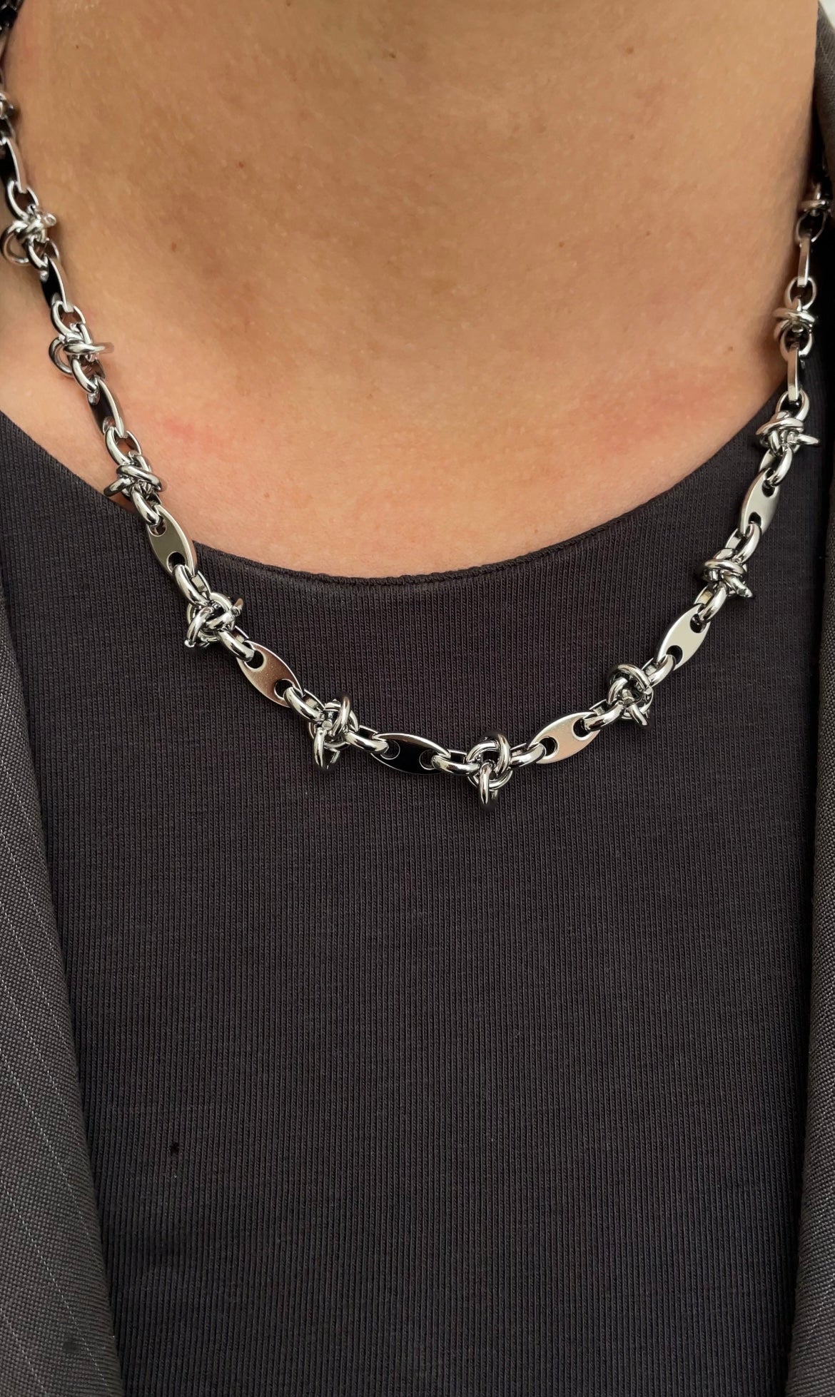 Knot necklace