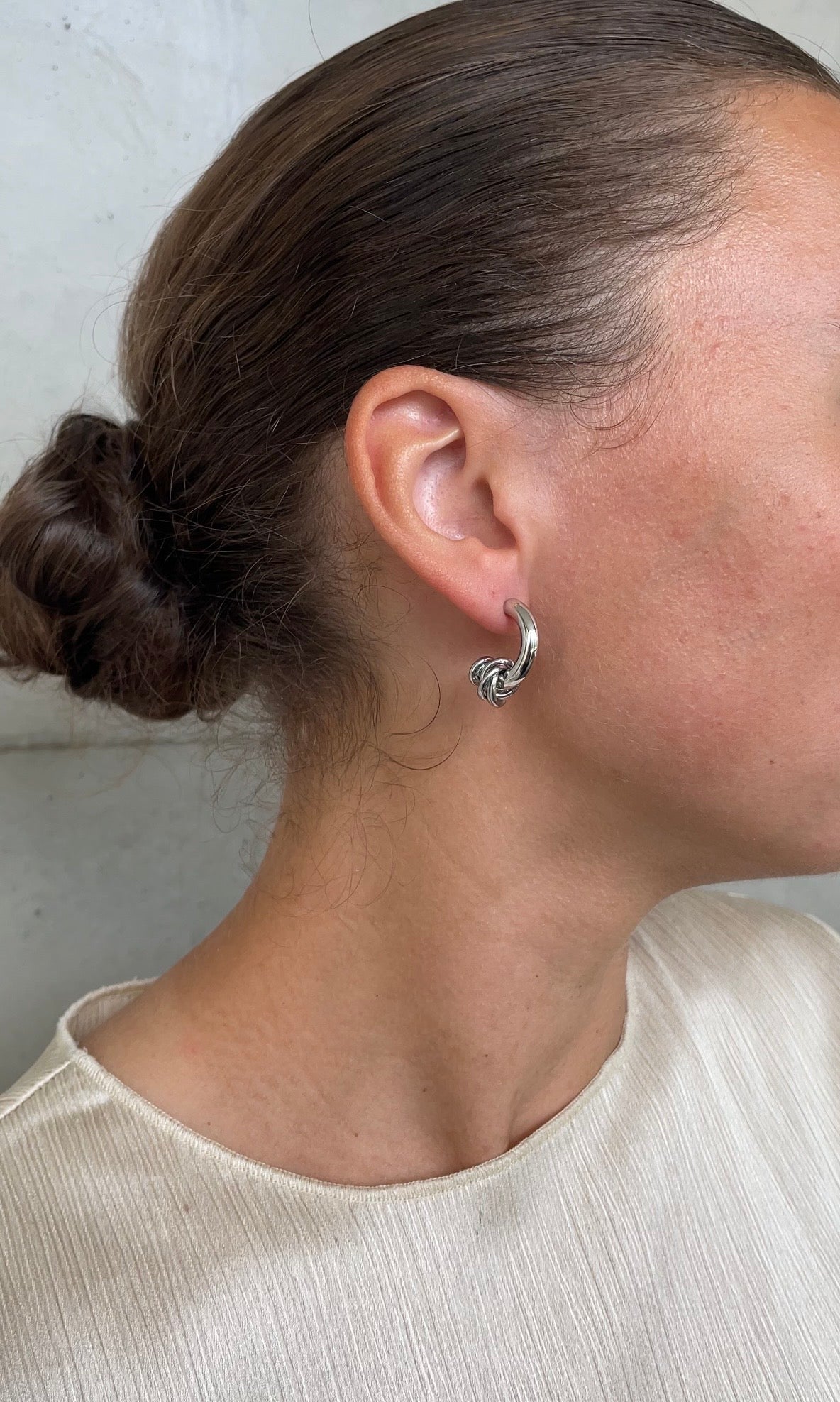 Thin Asymmetric knot earrings