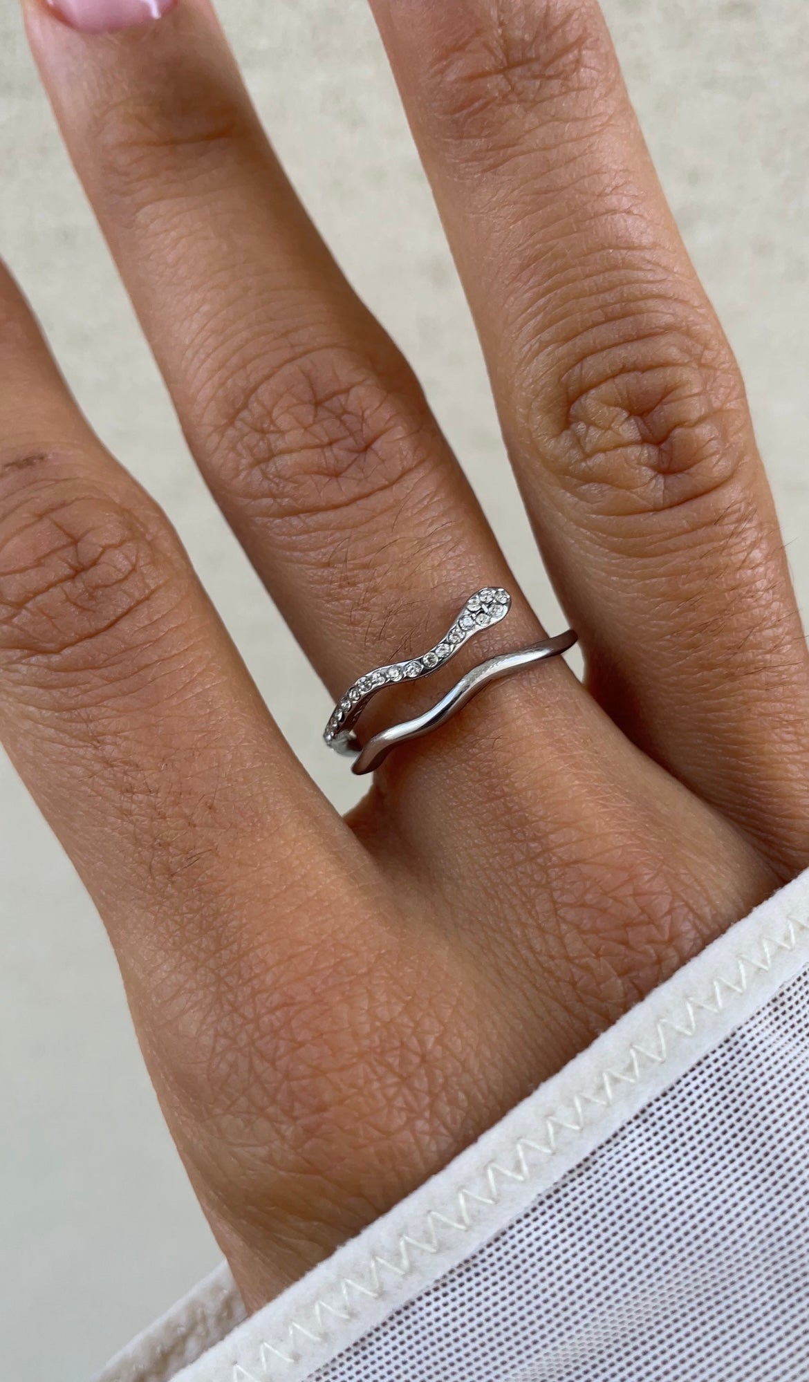 Enroll snake ring
