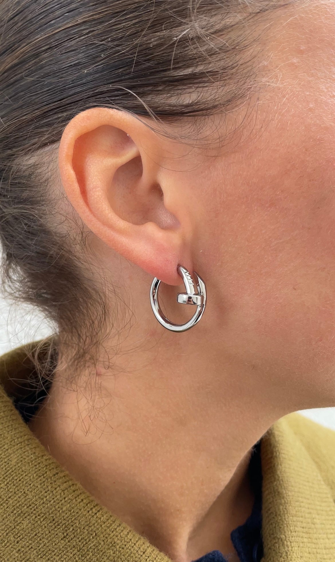 Push earrings