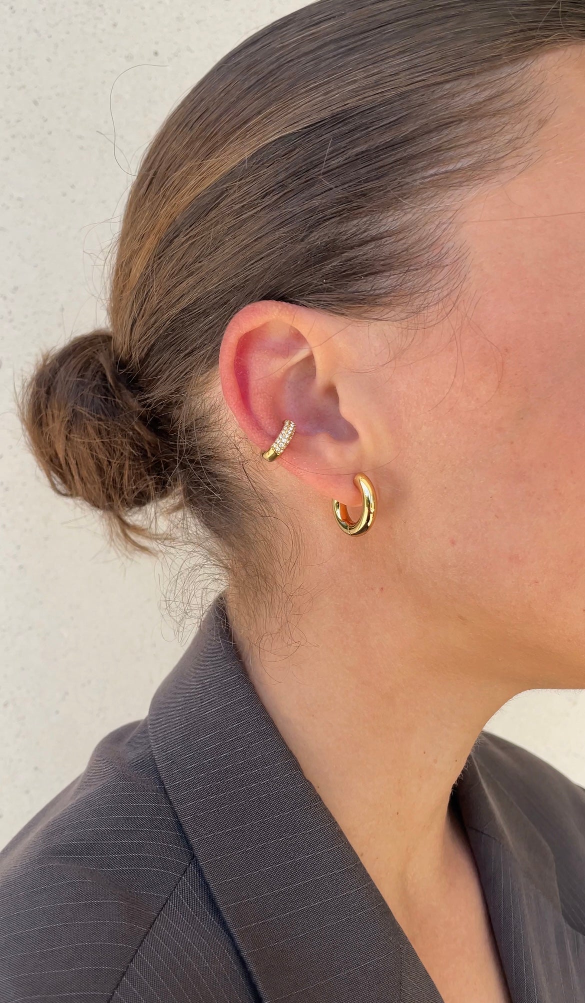 Semi gems ear cuff