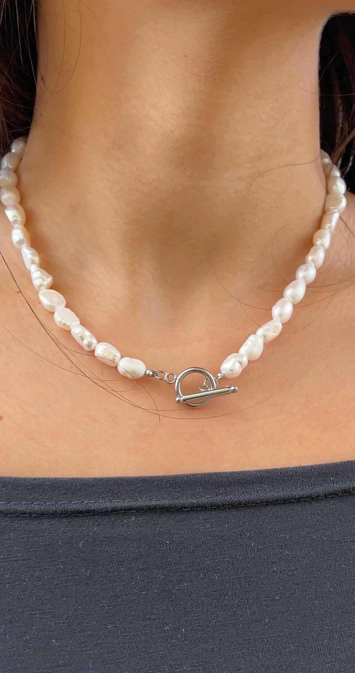 Thin Pearl necklace