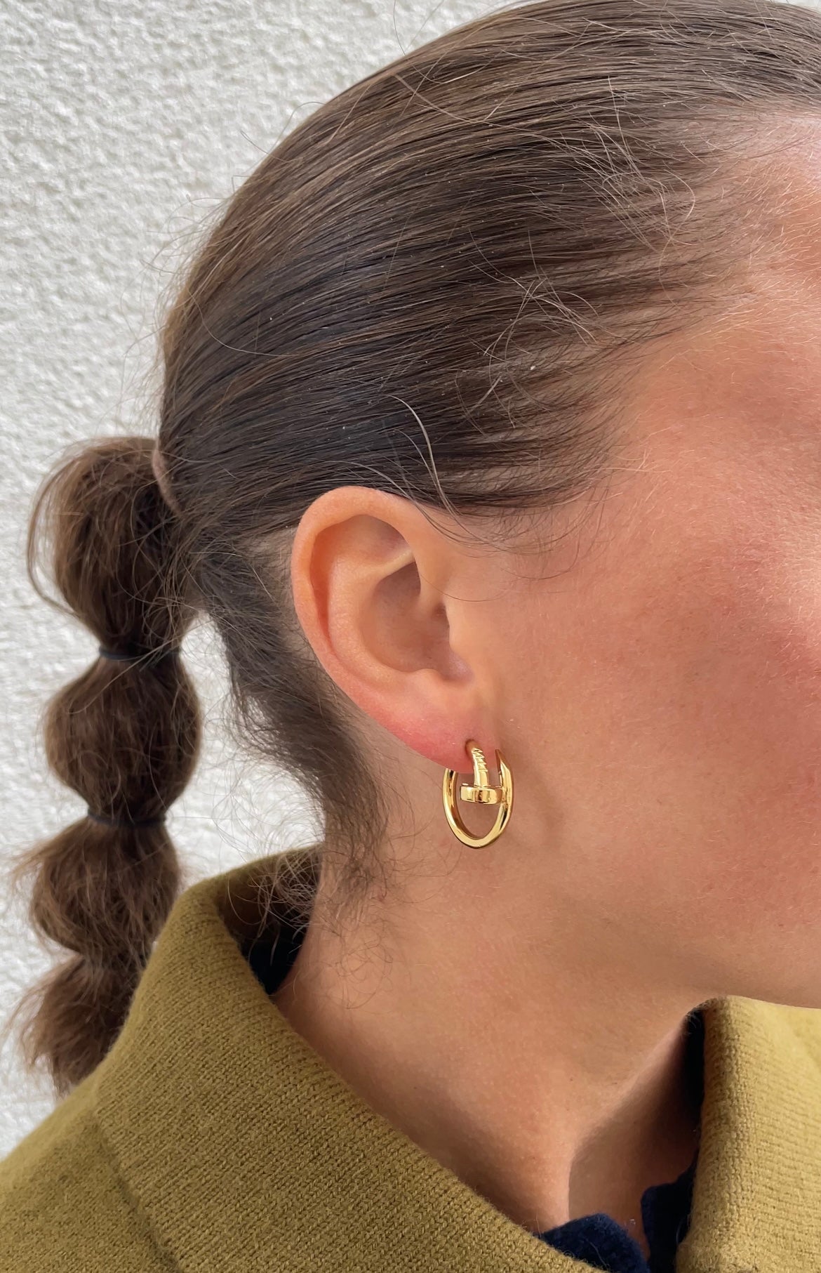 Push earrings