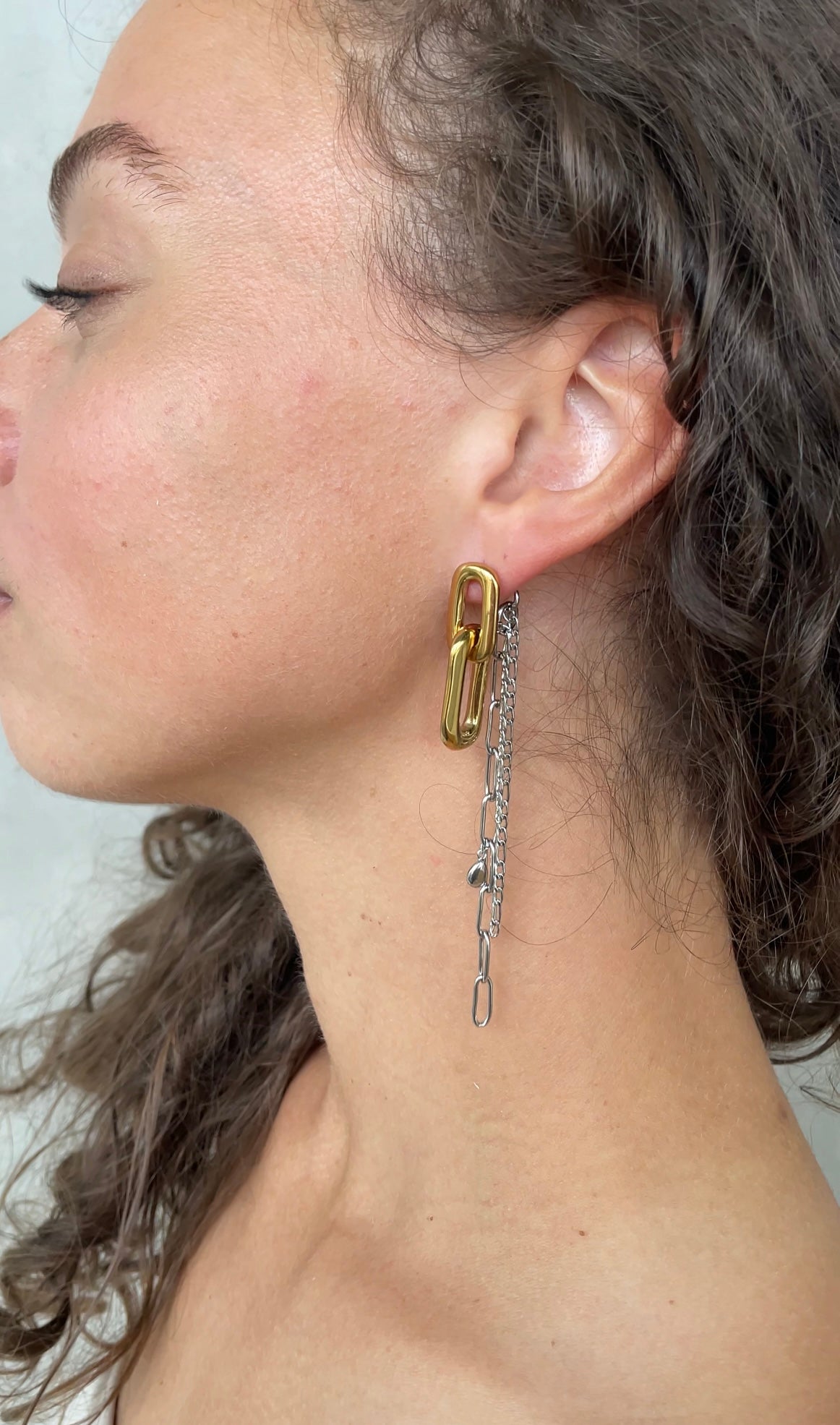 Double chain earrings