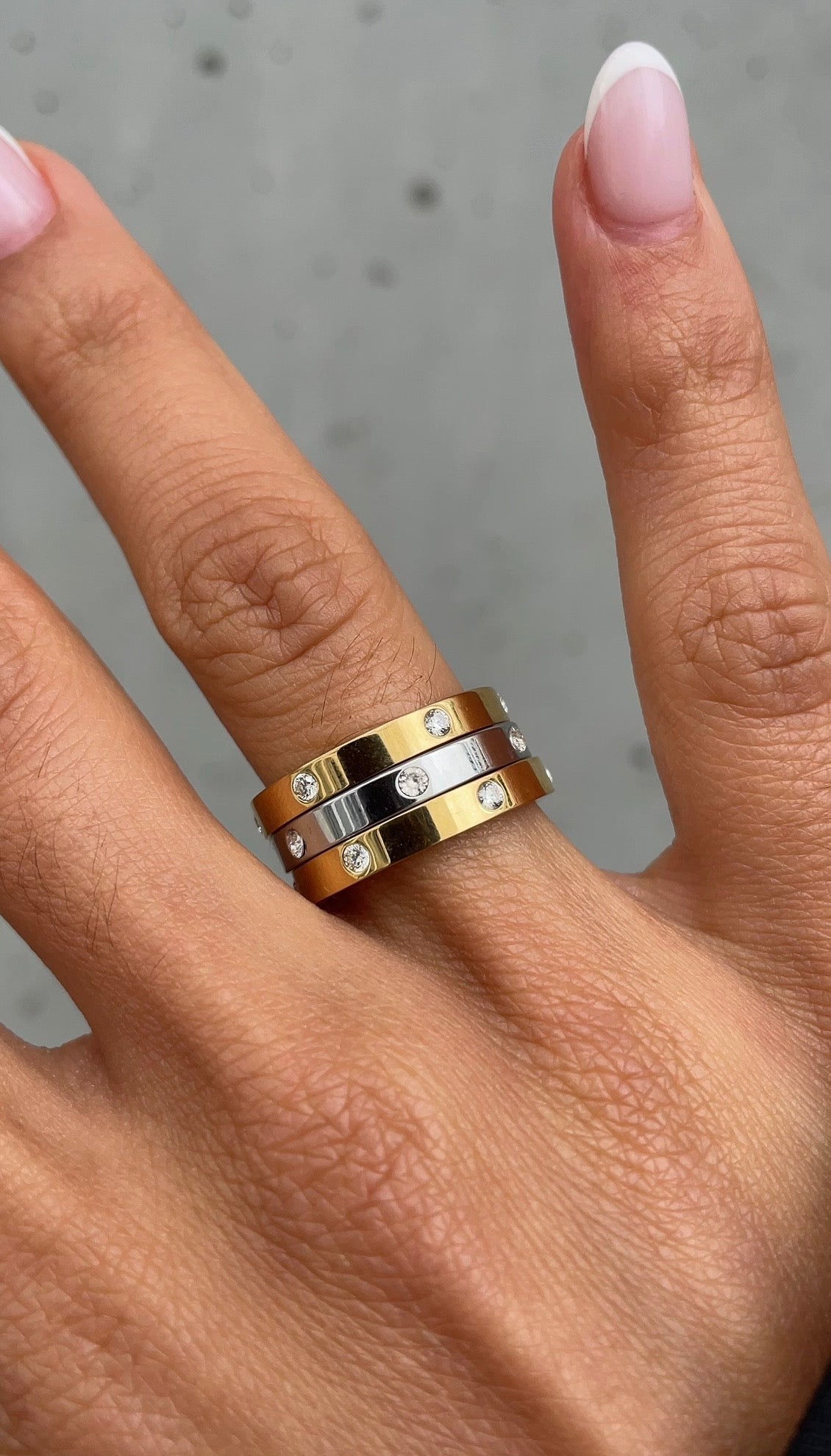 Triple gems ring