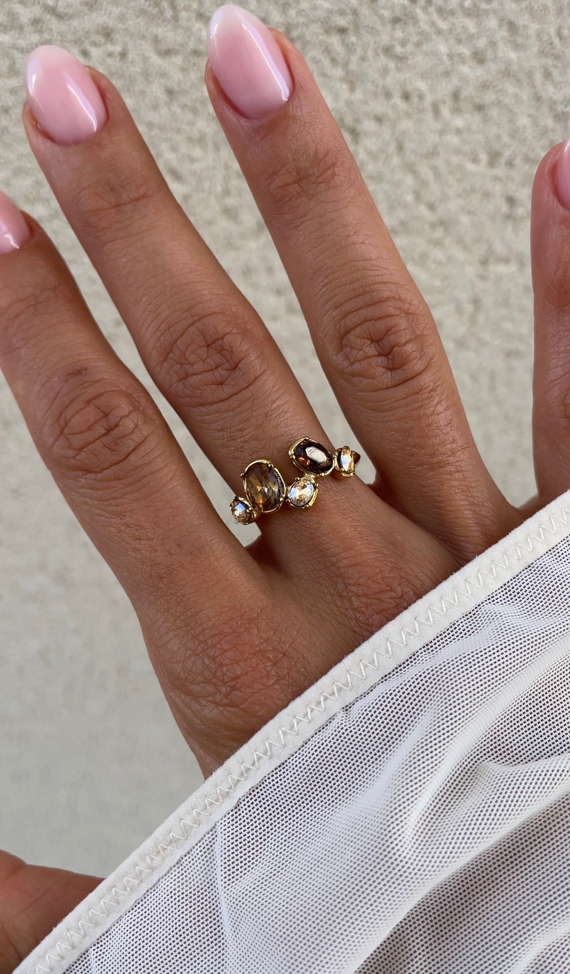 Colored gems ring