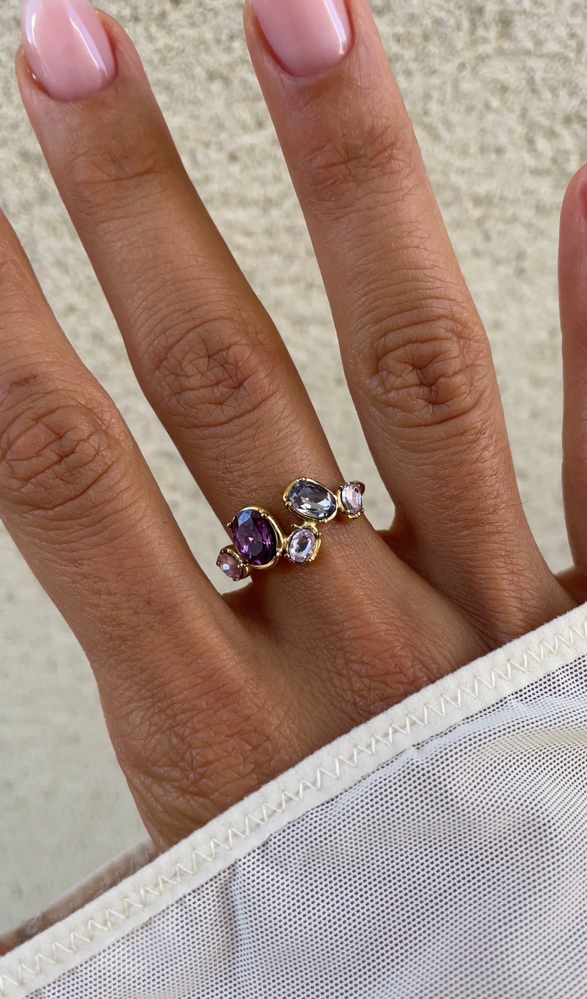 Colored gems ring