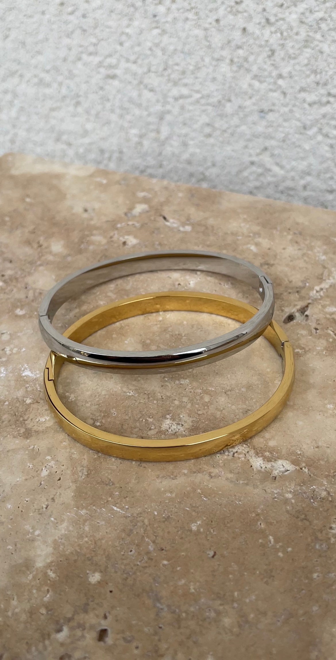 Simple bangle