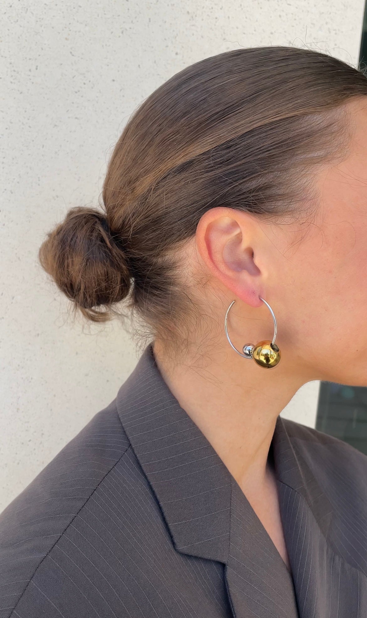 Asymmetric pearl earrings