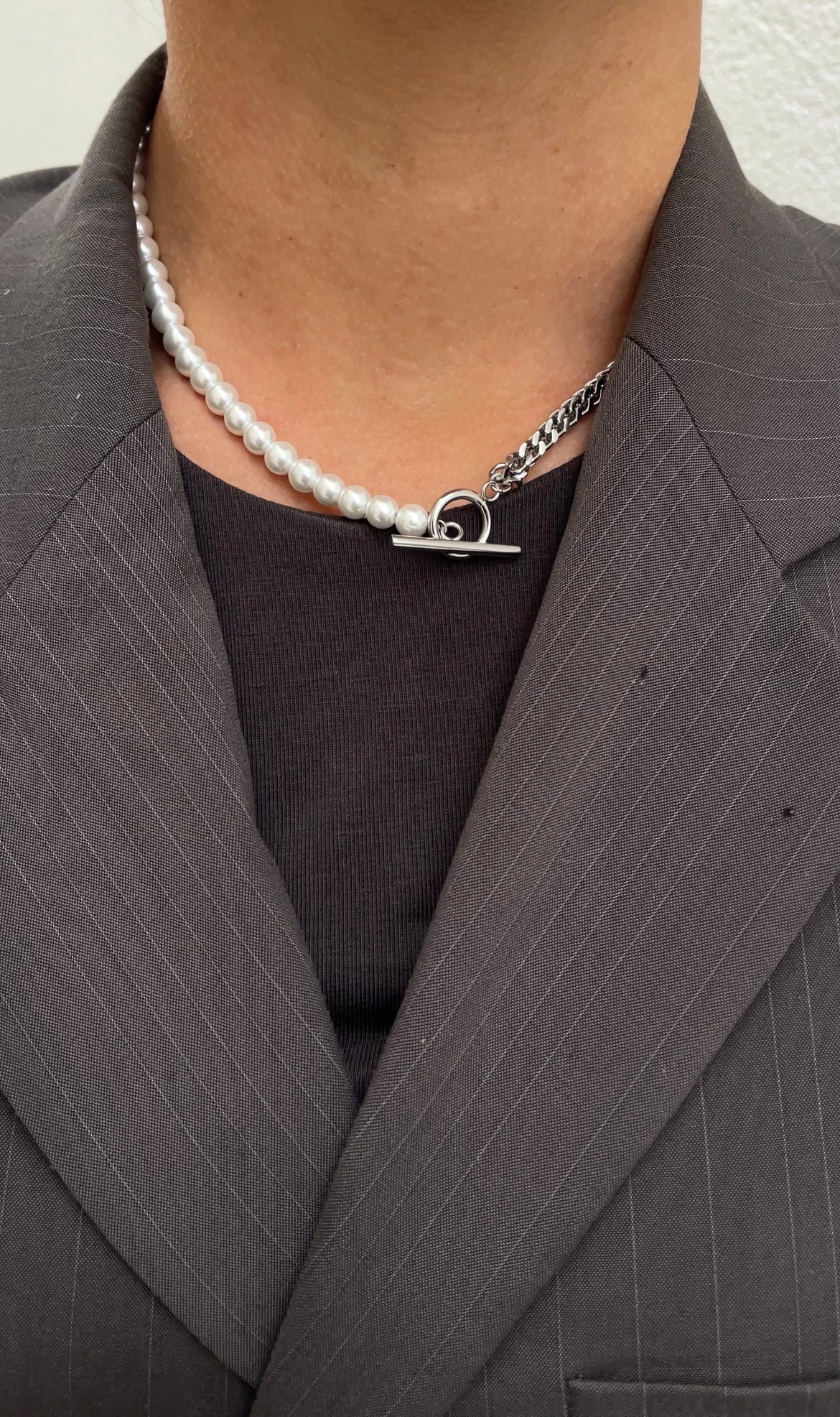 Pearl x chain necklace