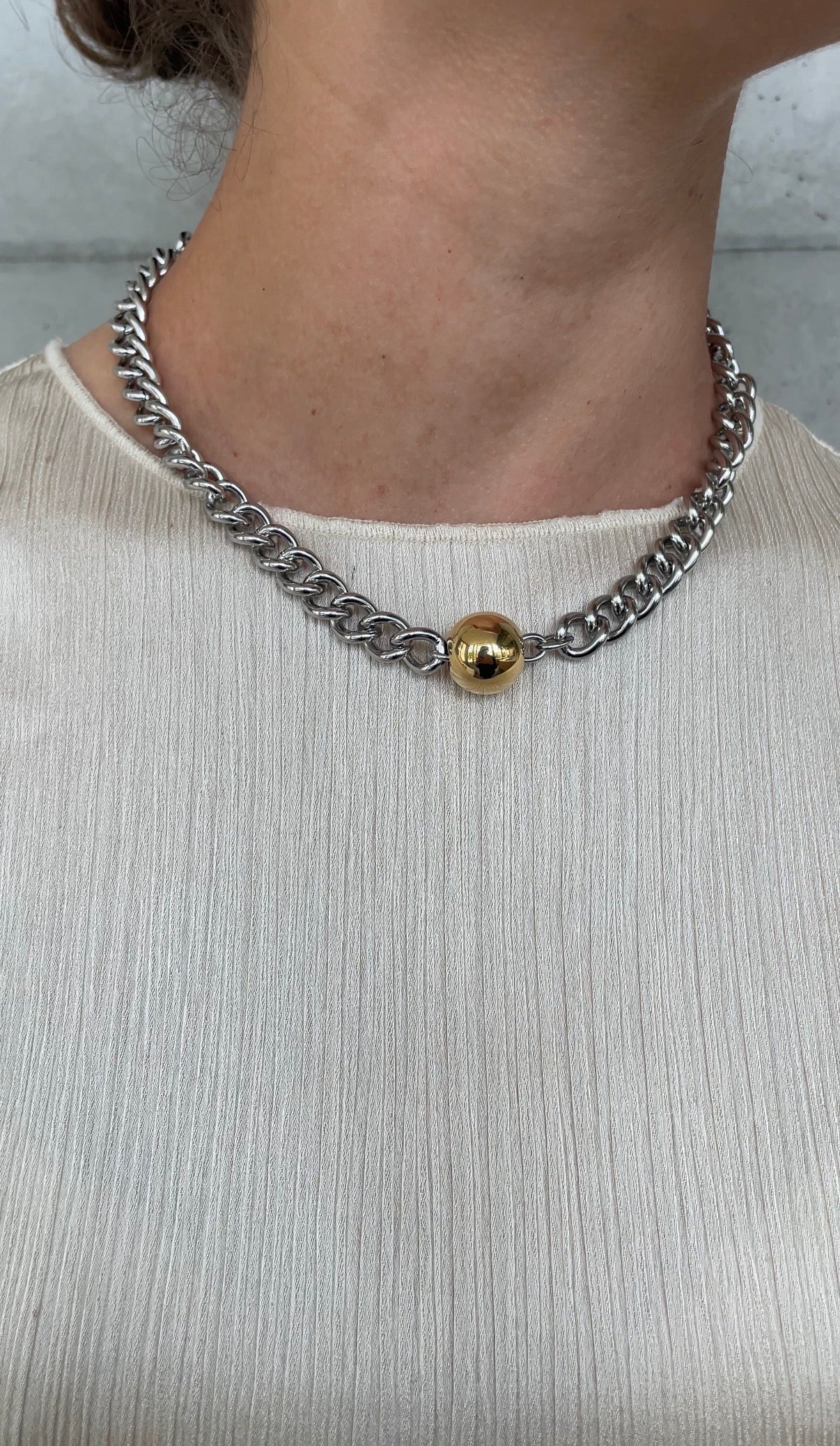 Middle Pearl necklace