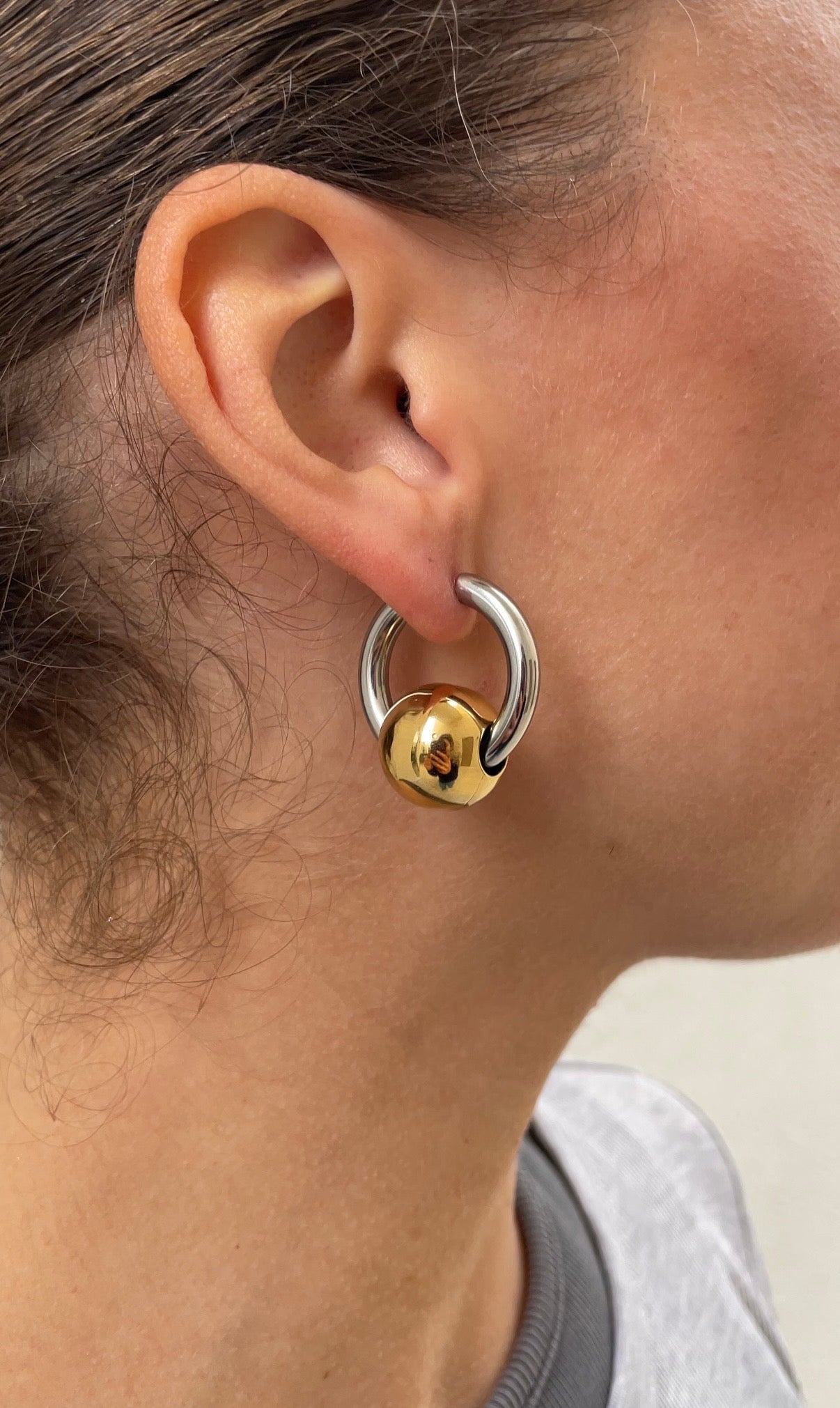 Round x hoop