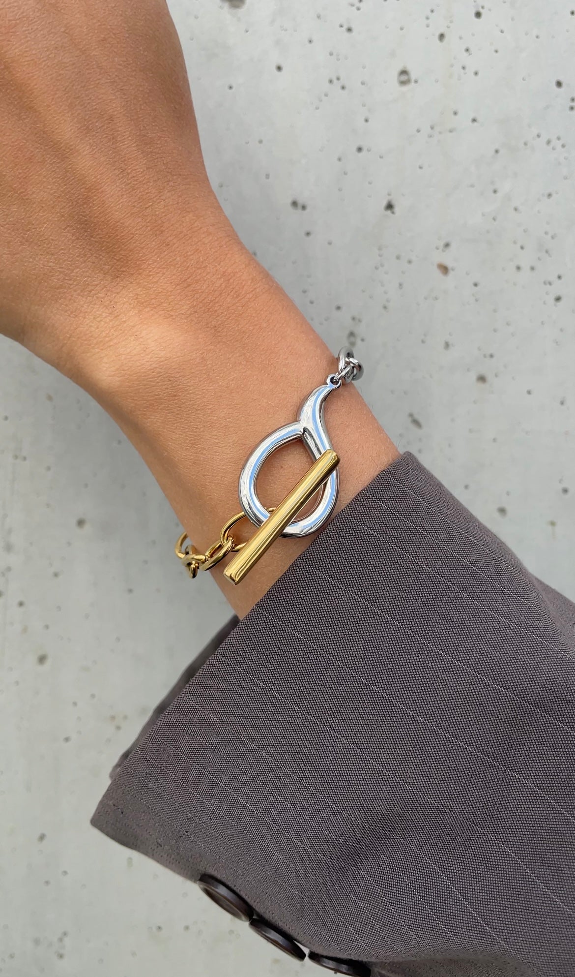 Eye bracelet