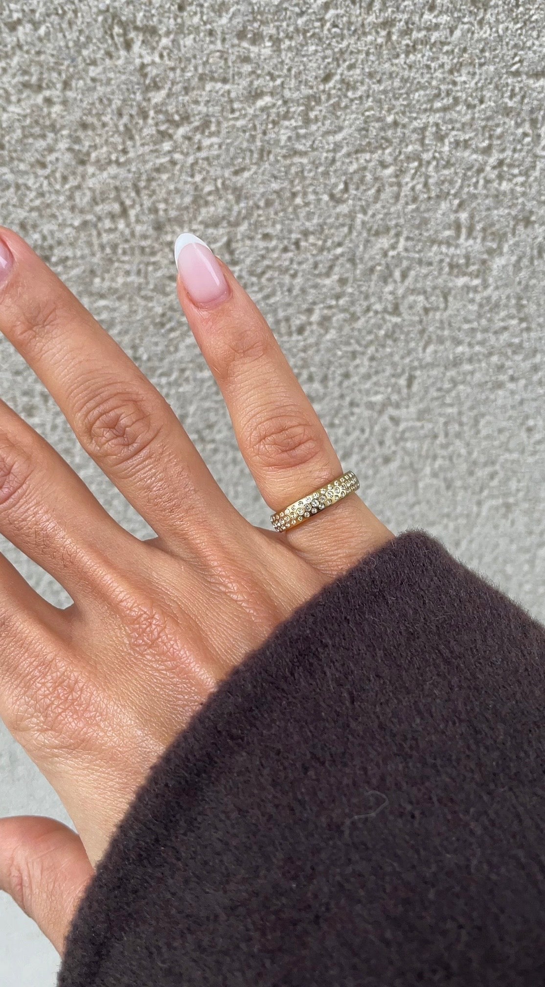 Gems phalange ring