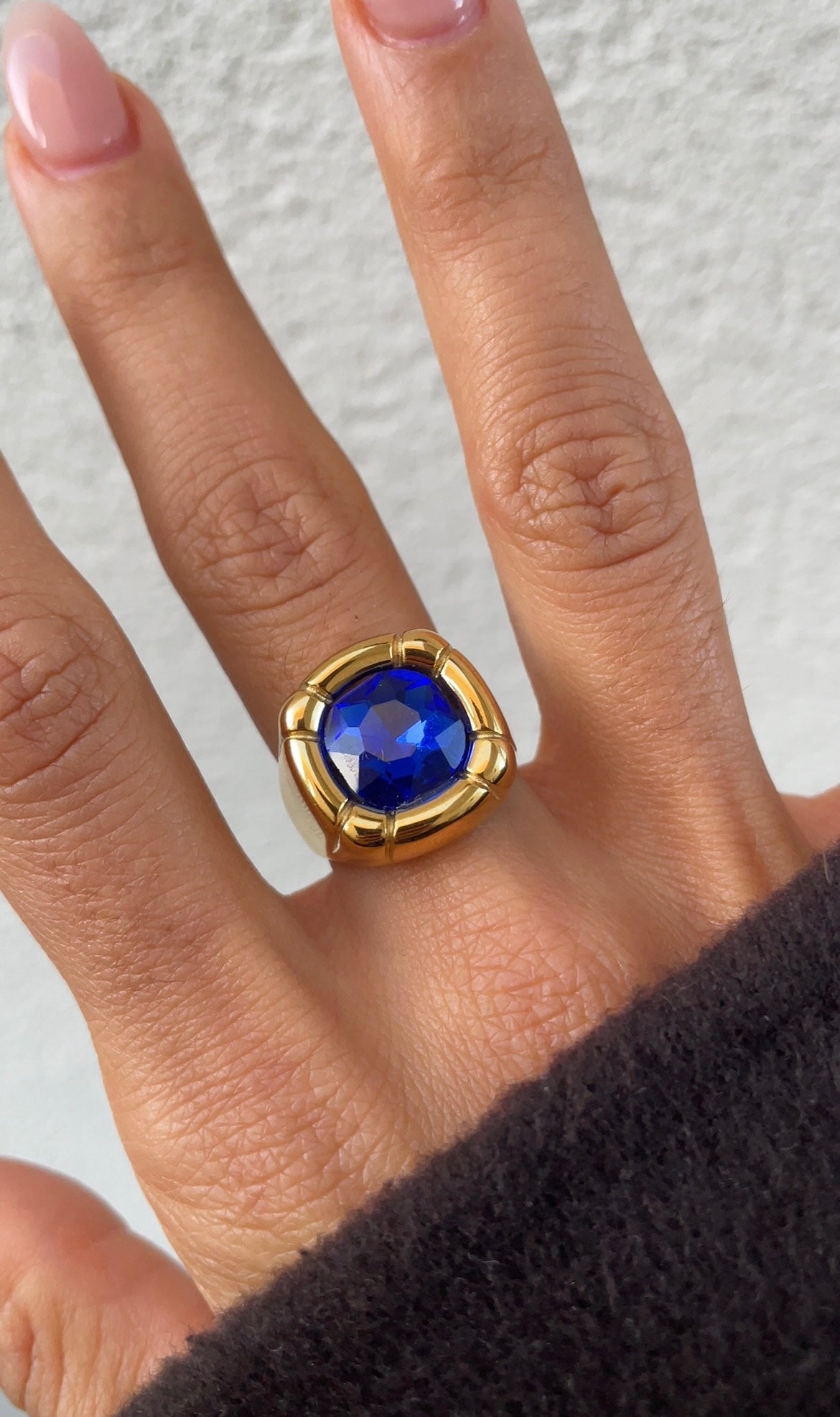 Versailles ring