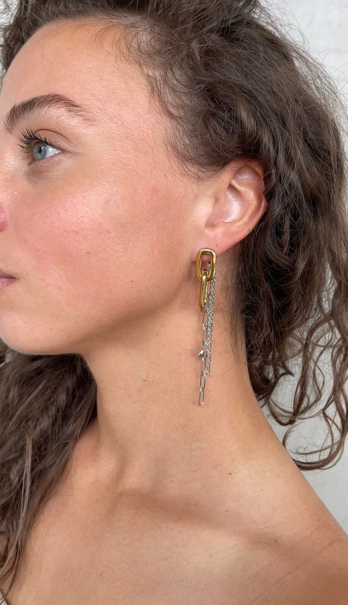 Double chain earrings