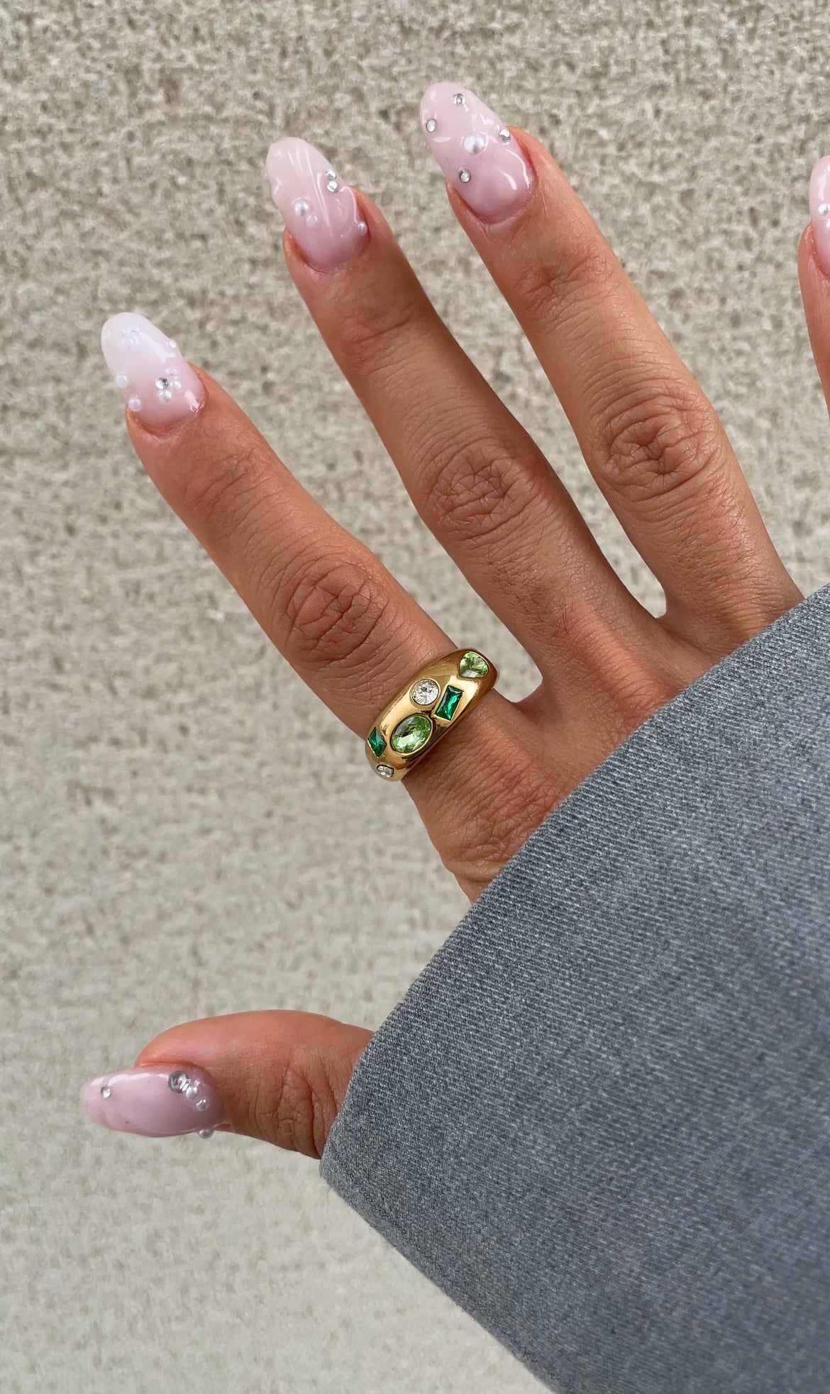 Colored gems ring