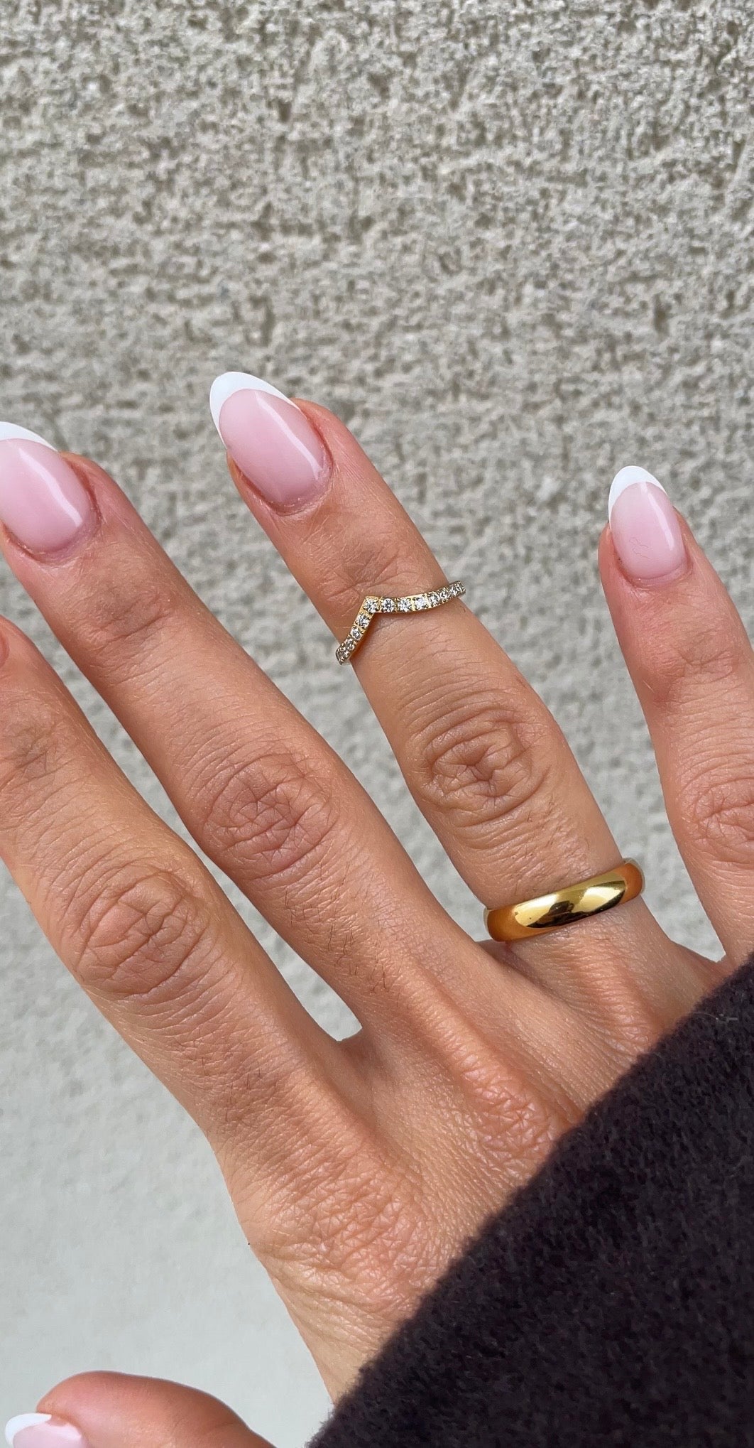Victory phalange ring