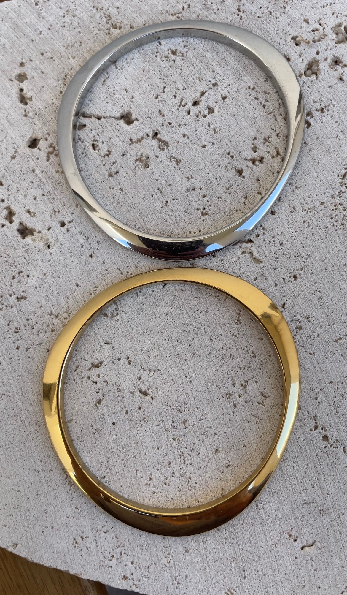 Thin bangle