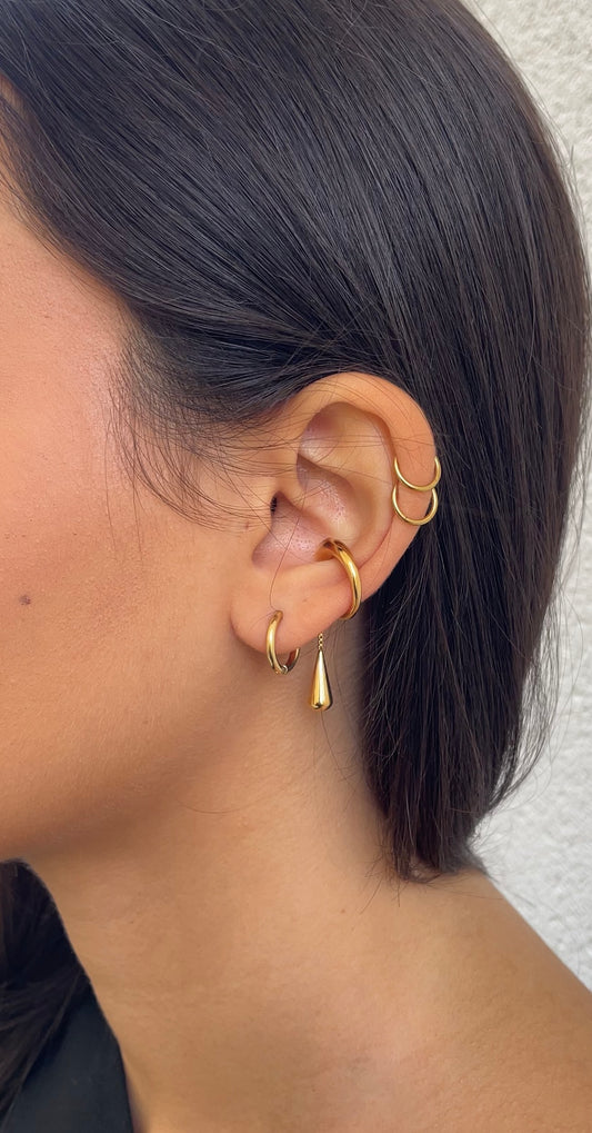 Dangling ear cuff