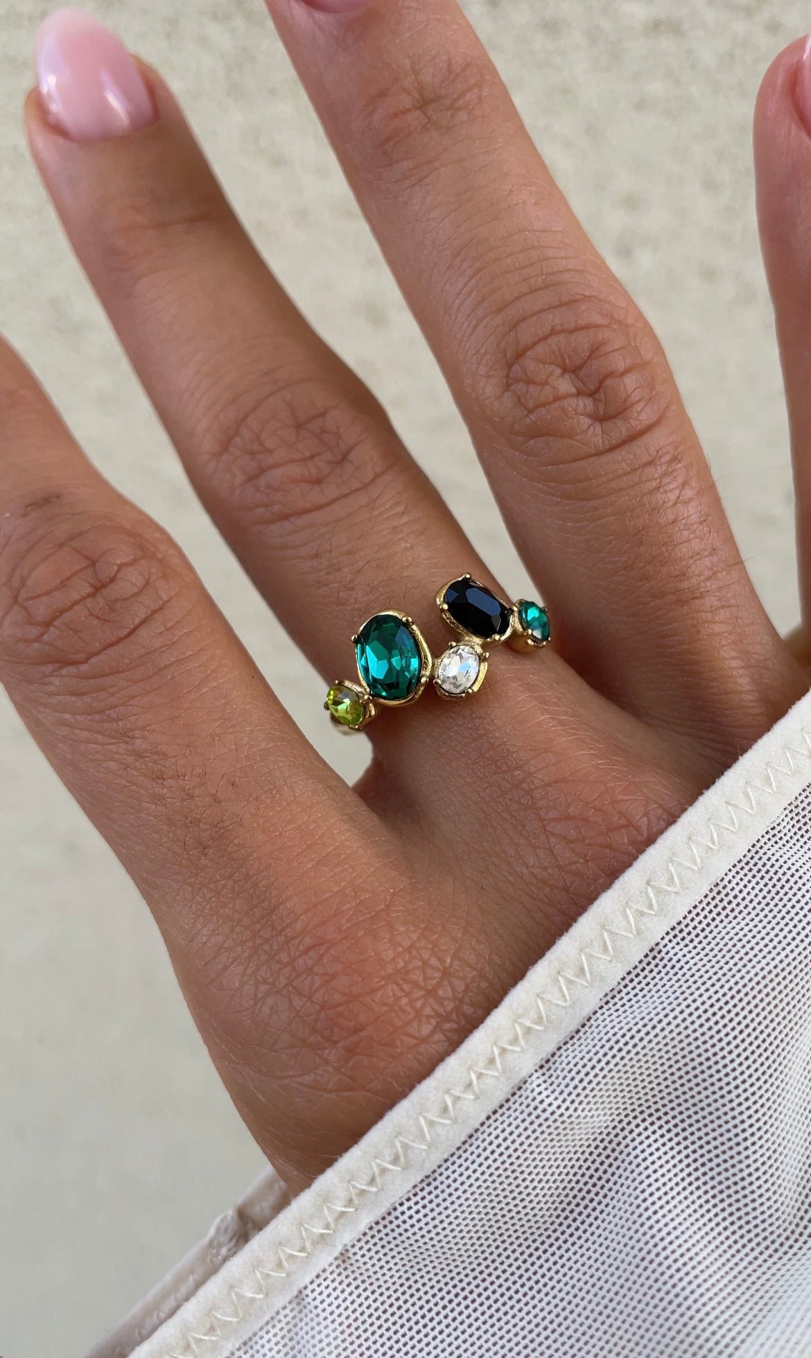 Colored gems ring