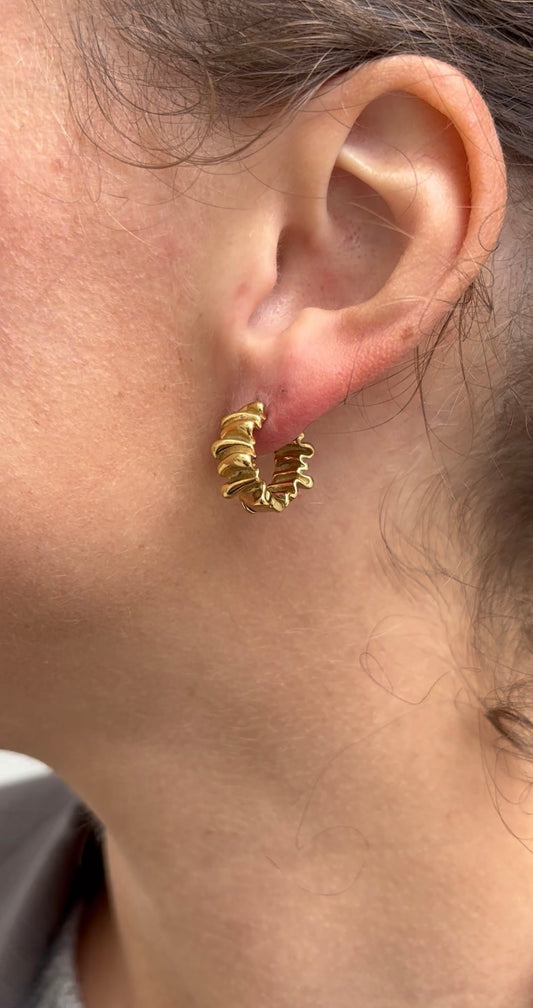 Mini wrinkled earrings