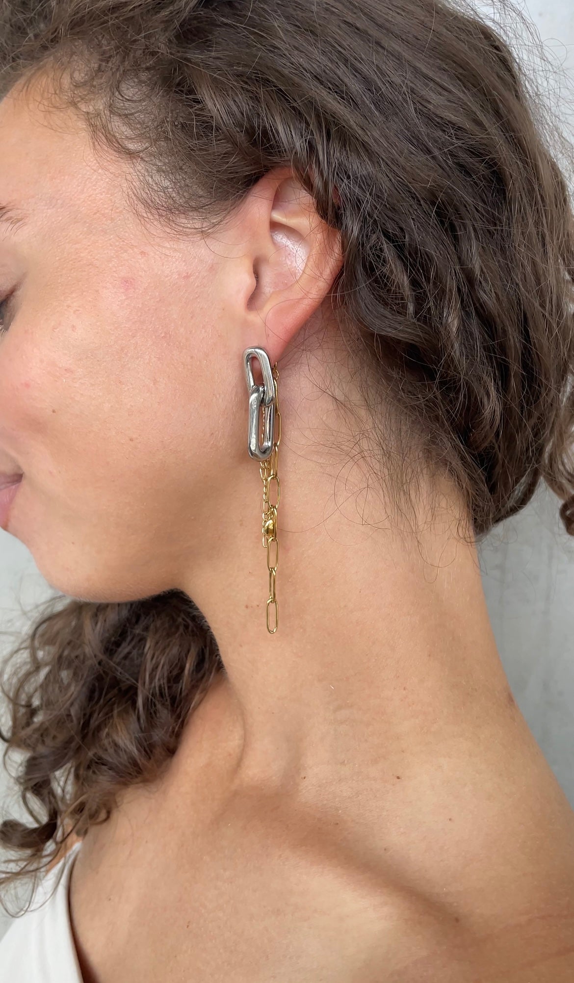 Double chain earrings