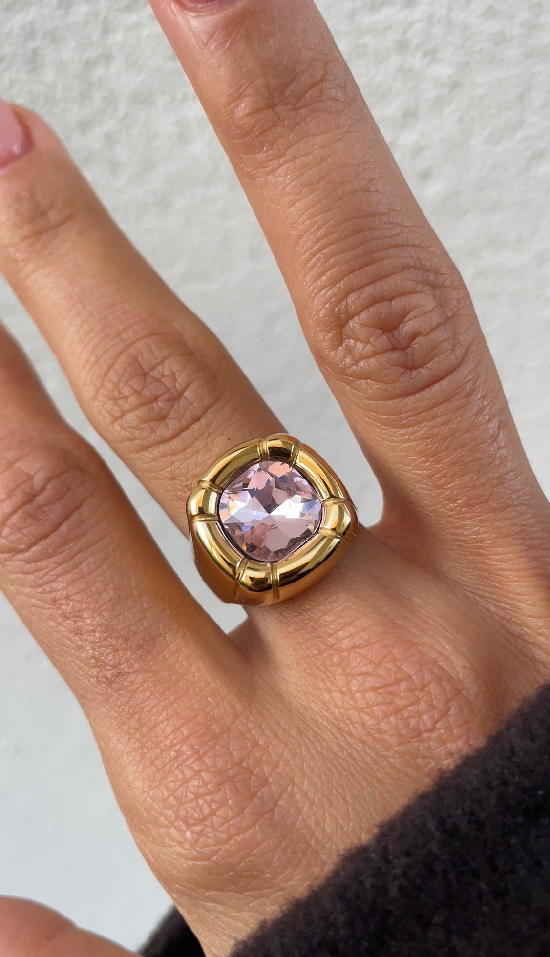 Versailles ring