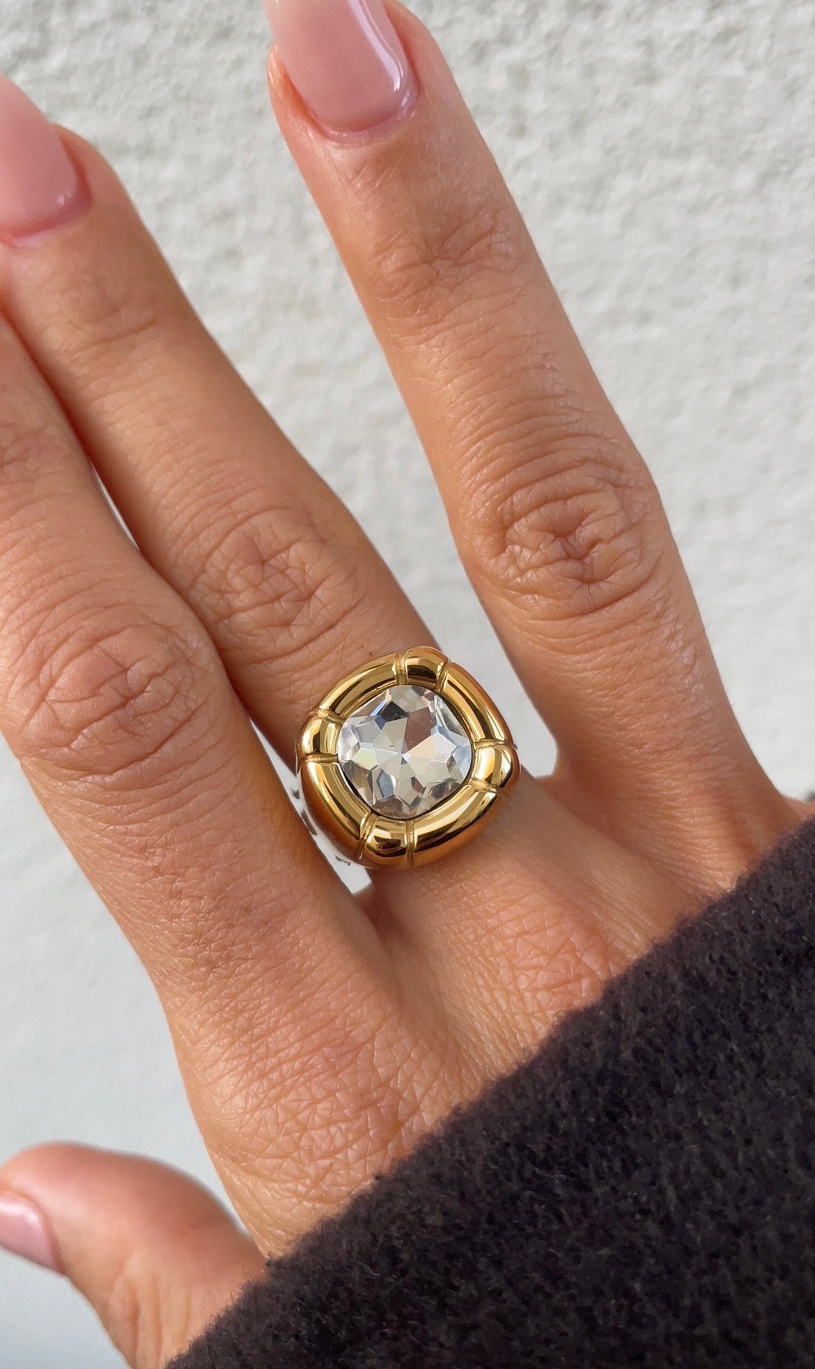 Versailles ring