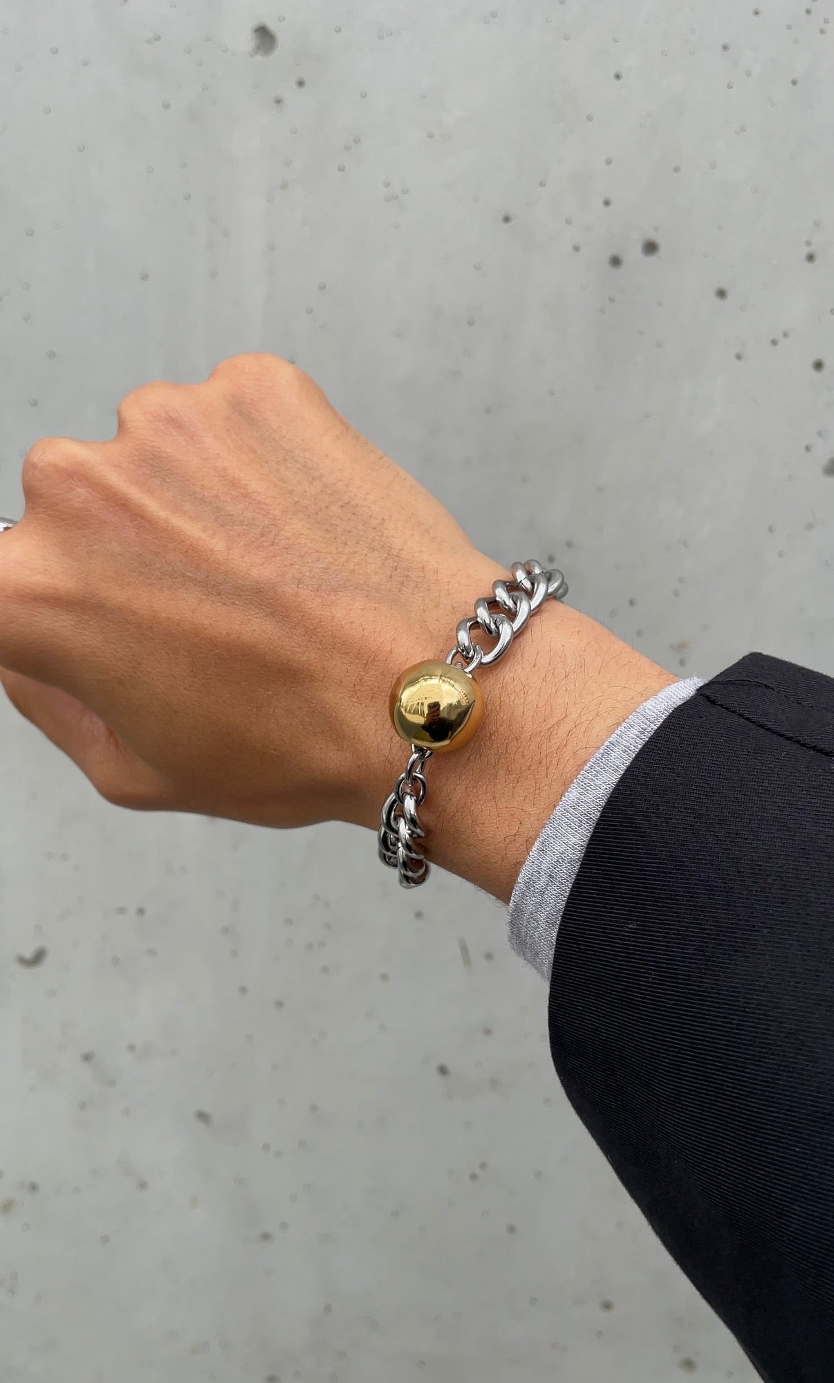 Middle pearl bracelet