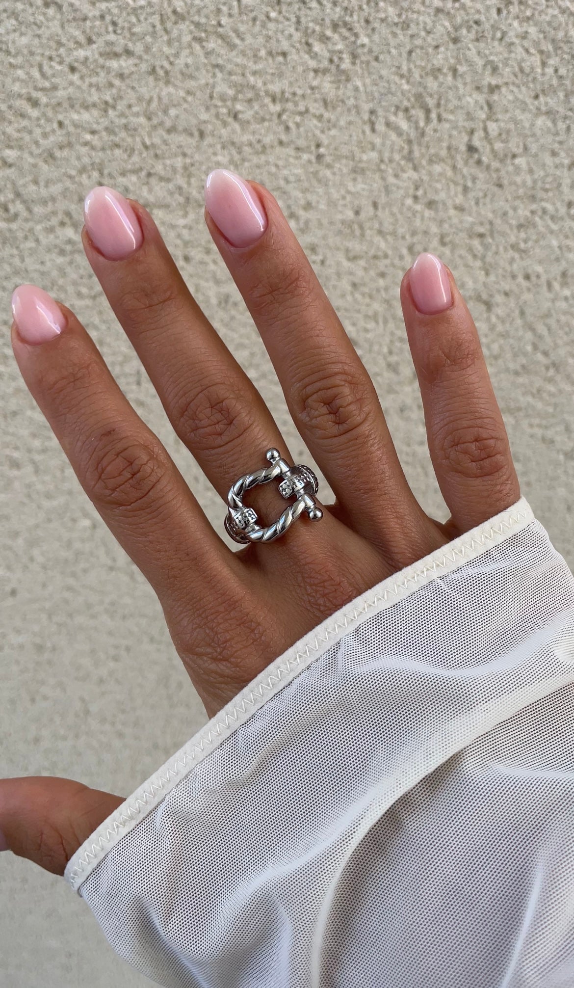 Bold lock ring