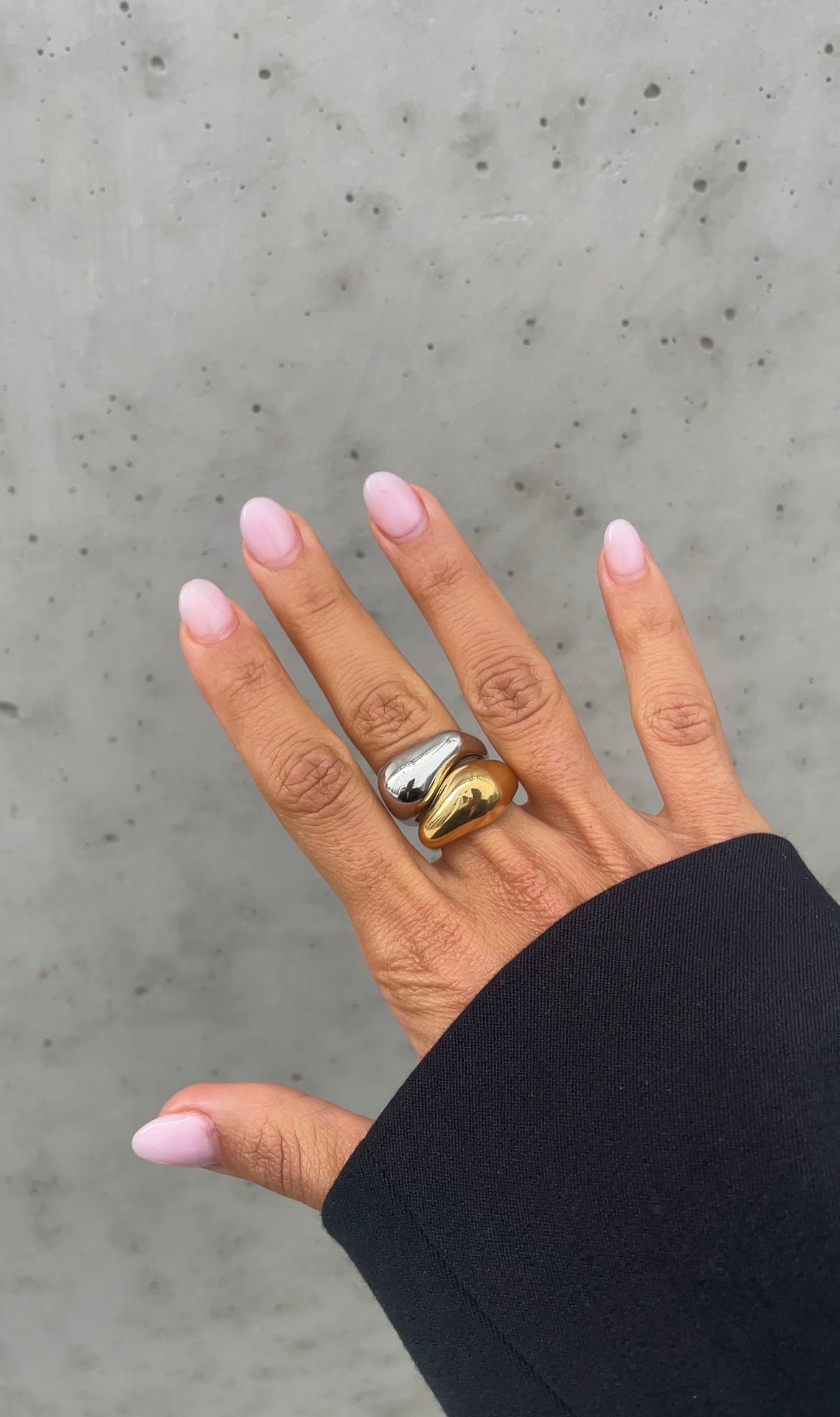 Duo asymmetric ring