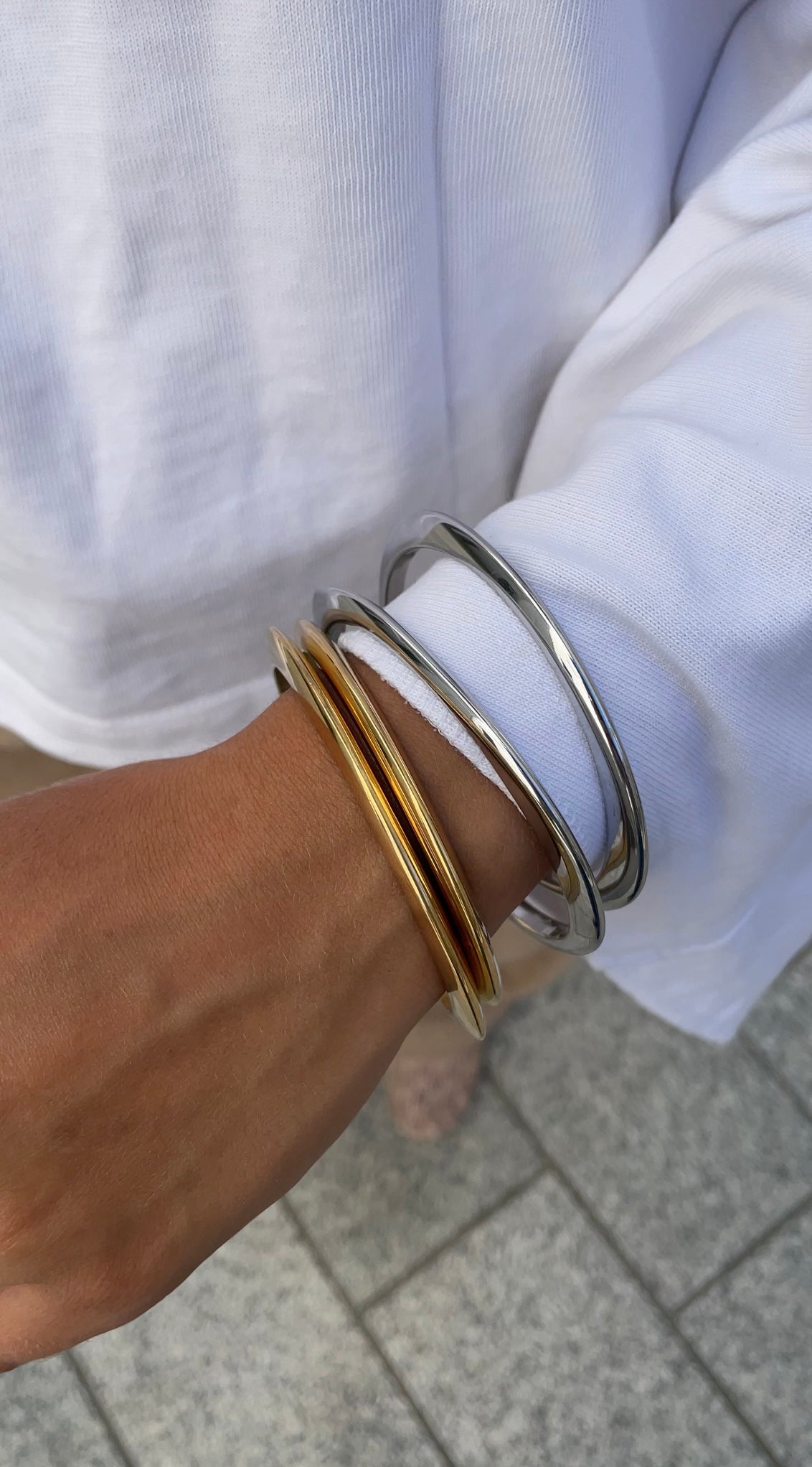 Thin bangle