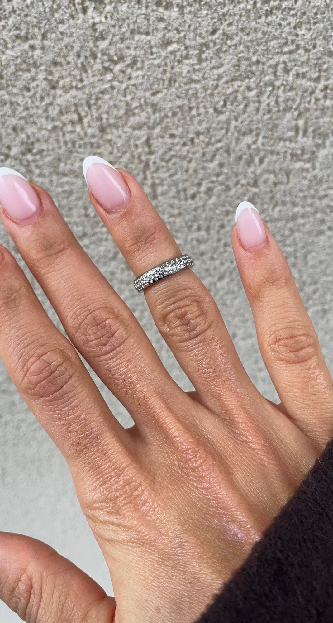 Gems phalange ring