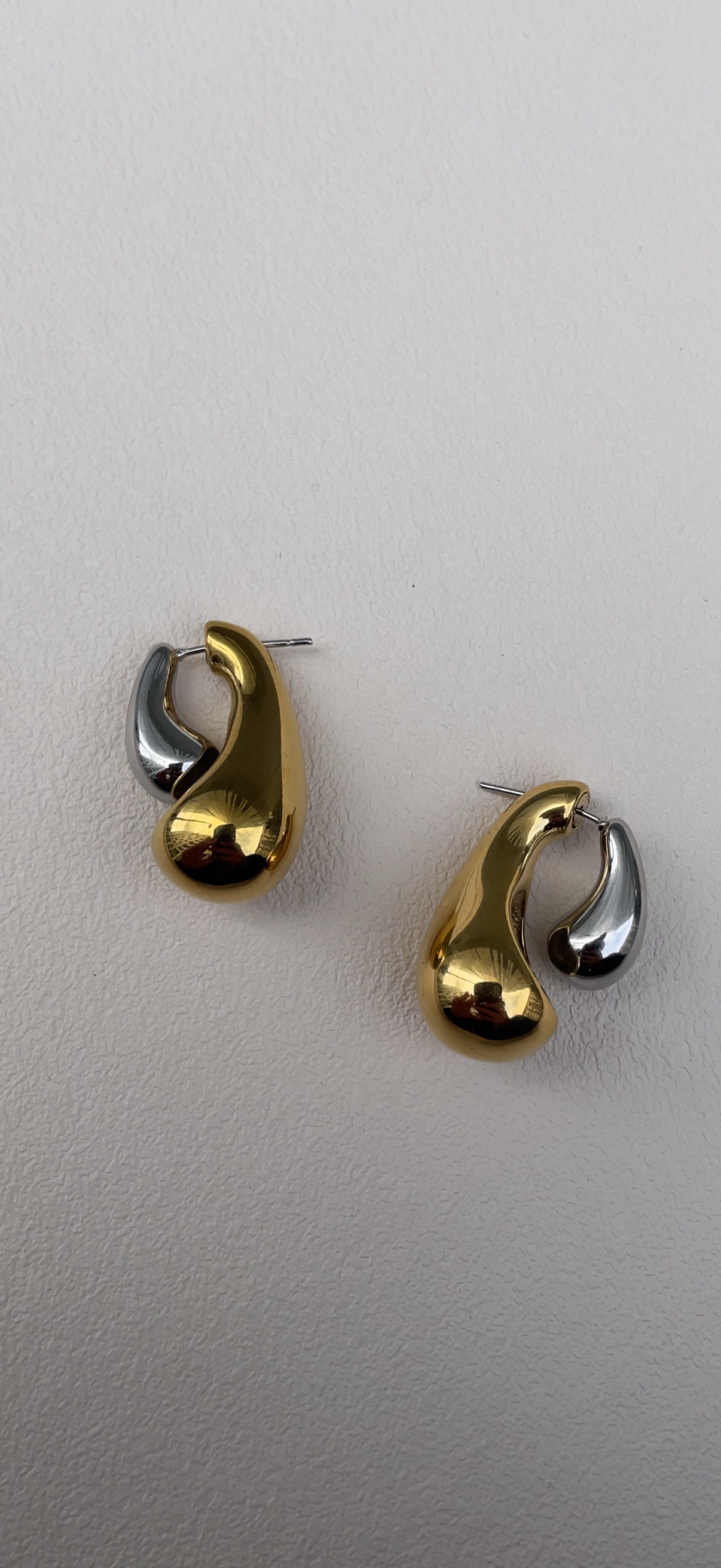 Bicolor drop earrings