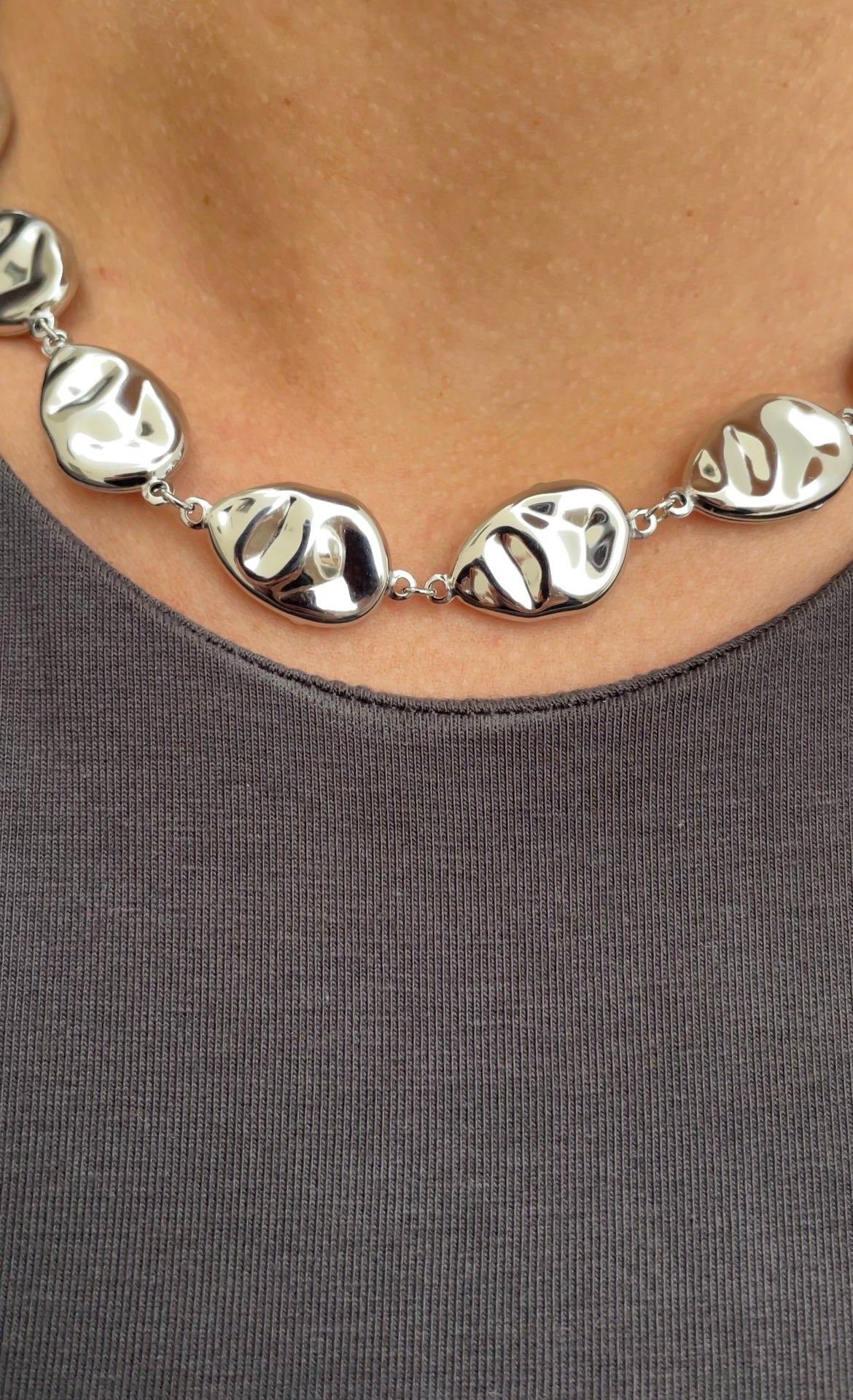 Hammered pieces necklace