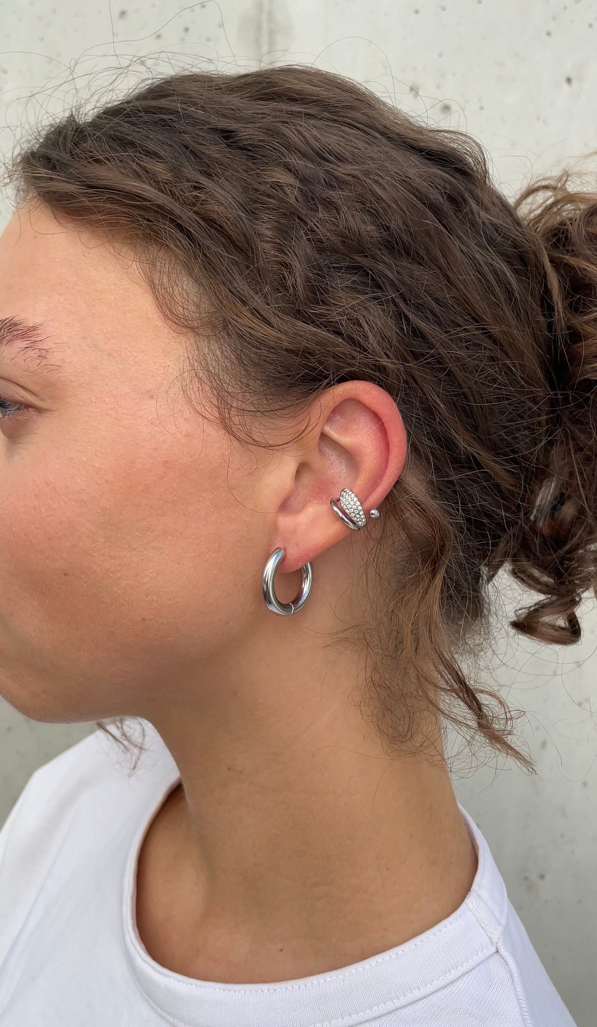 Enroll gems ear cuff