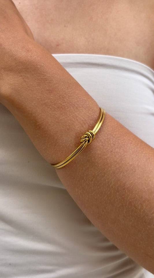 Knot bangle