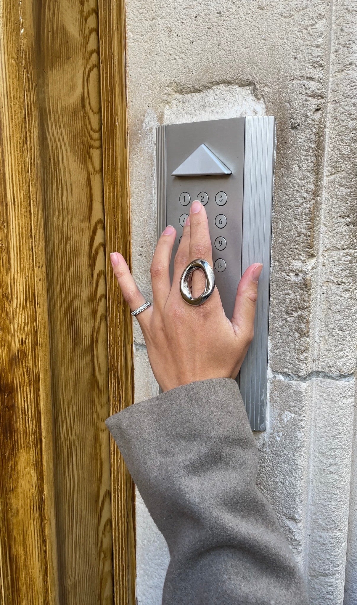 Huge round ring