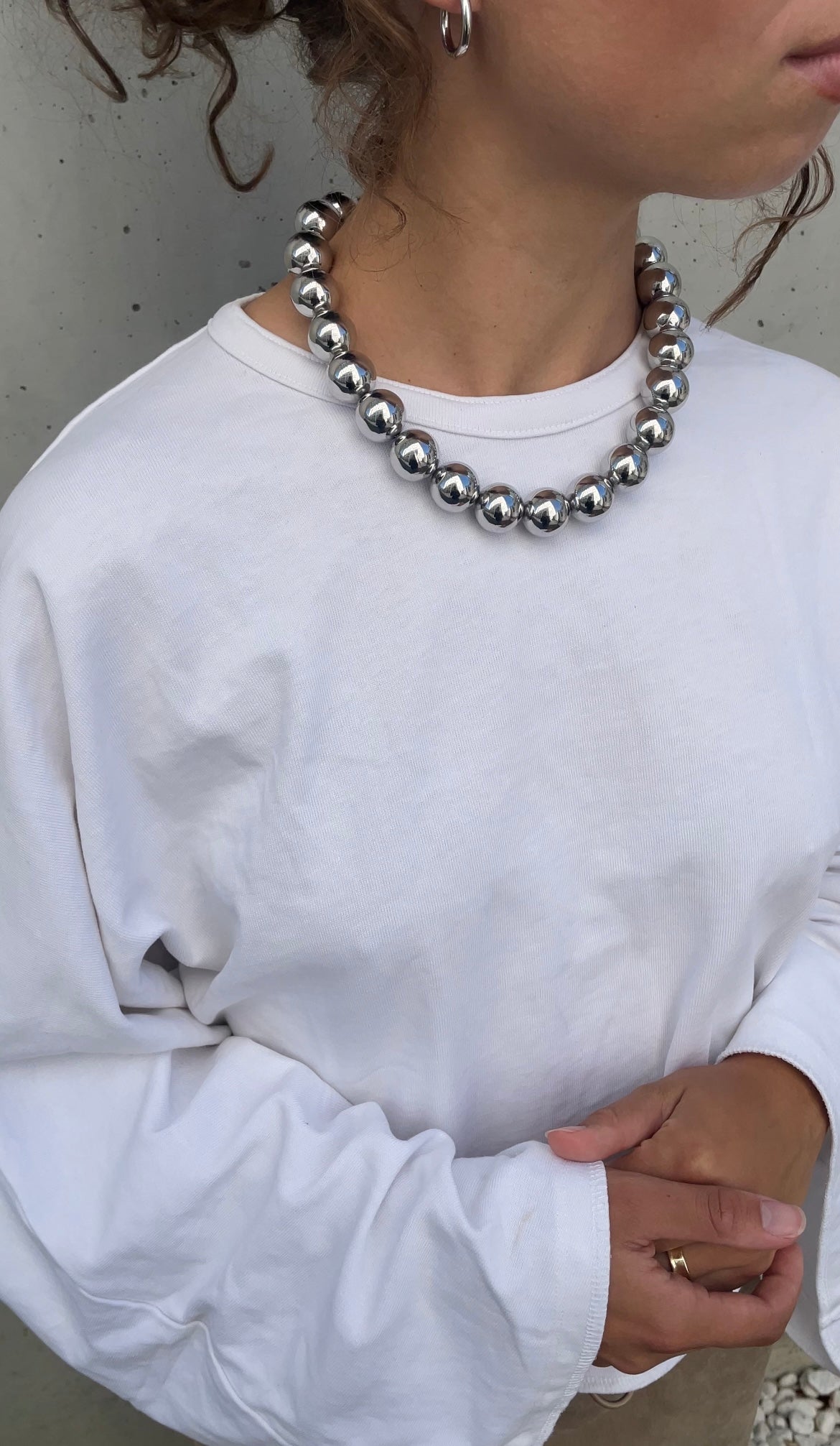 Huge Metal pearl necklace