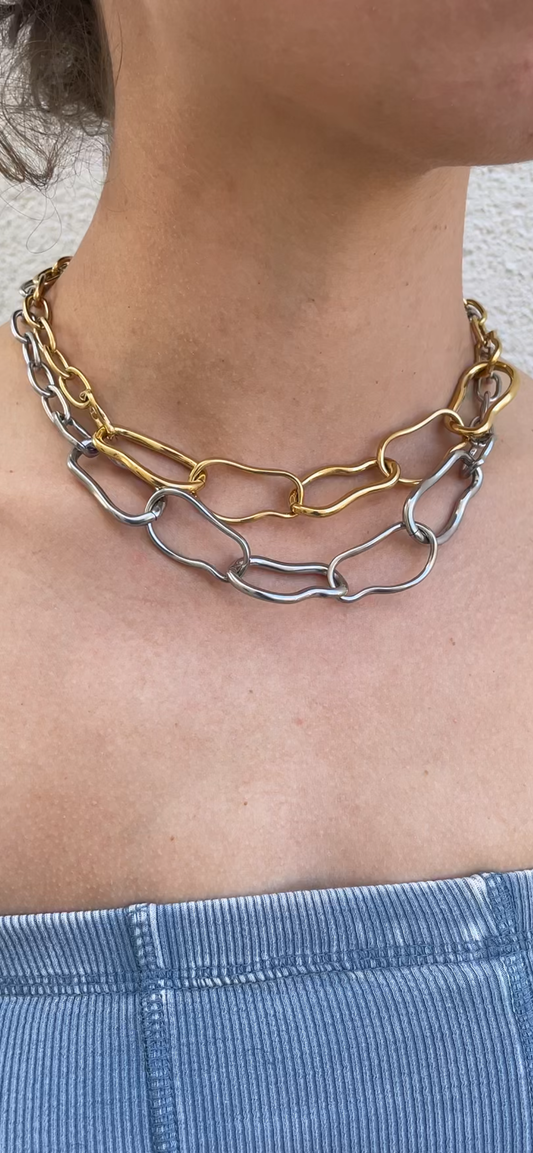 Outline necklace