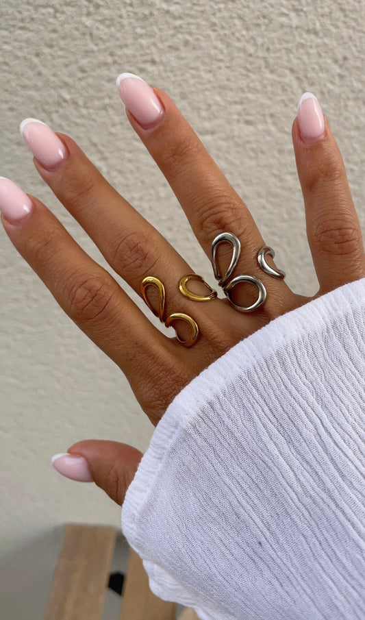 Triple petals ring