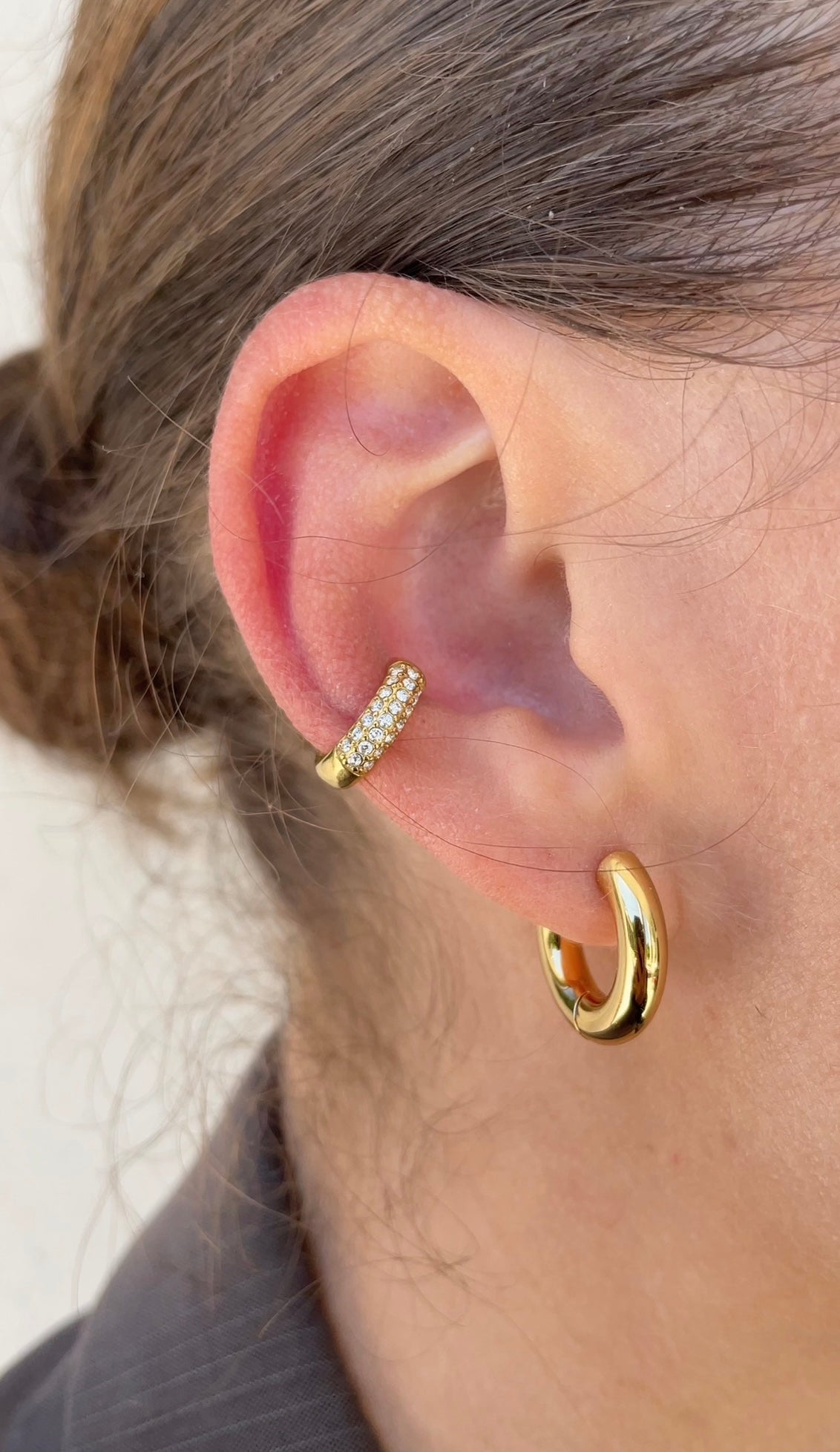 Semi gems ear cuff